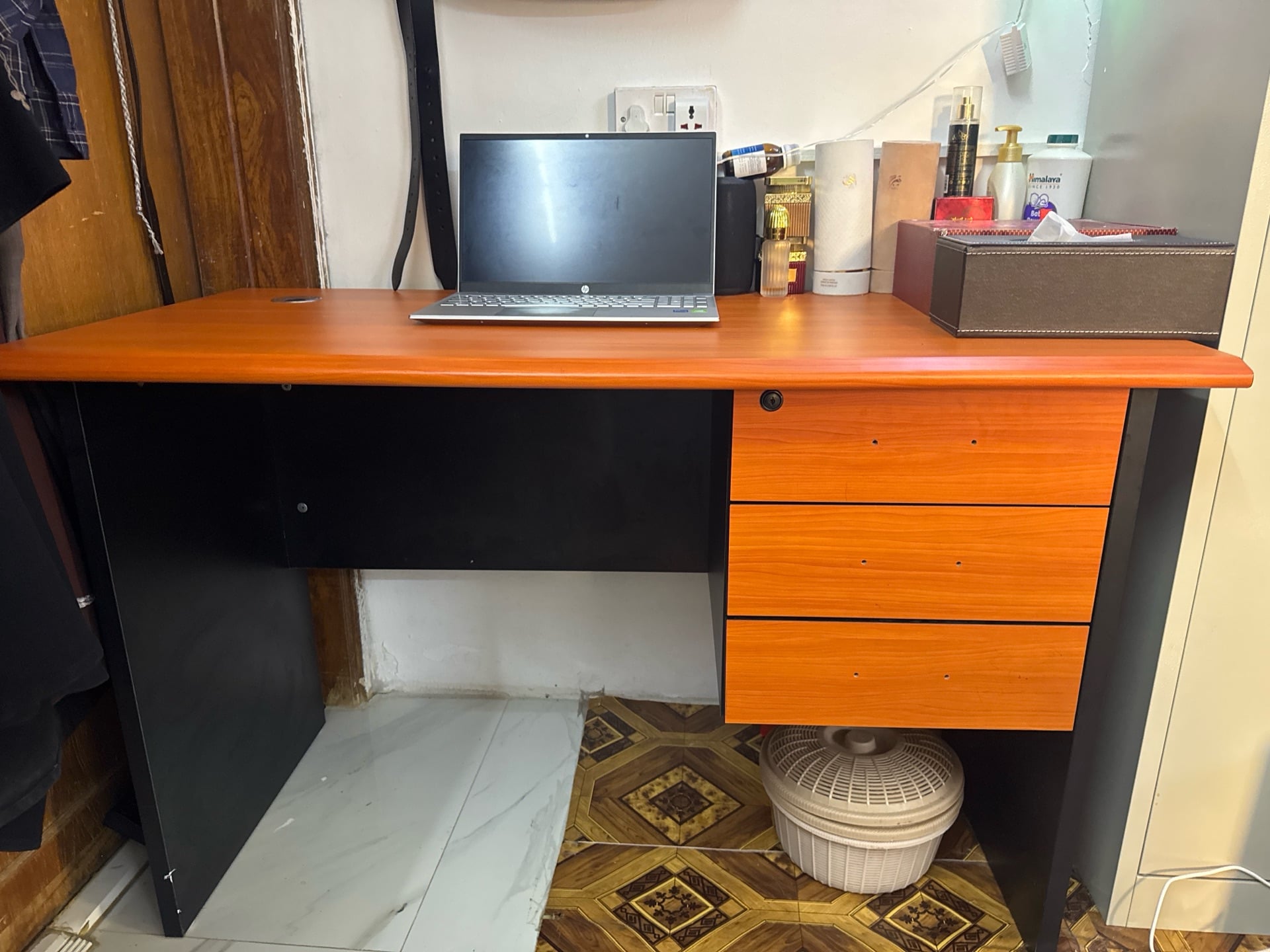 Office Table/Desk/Study Table - Image 1