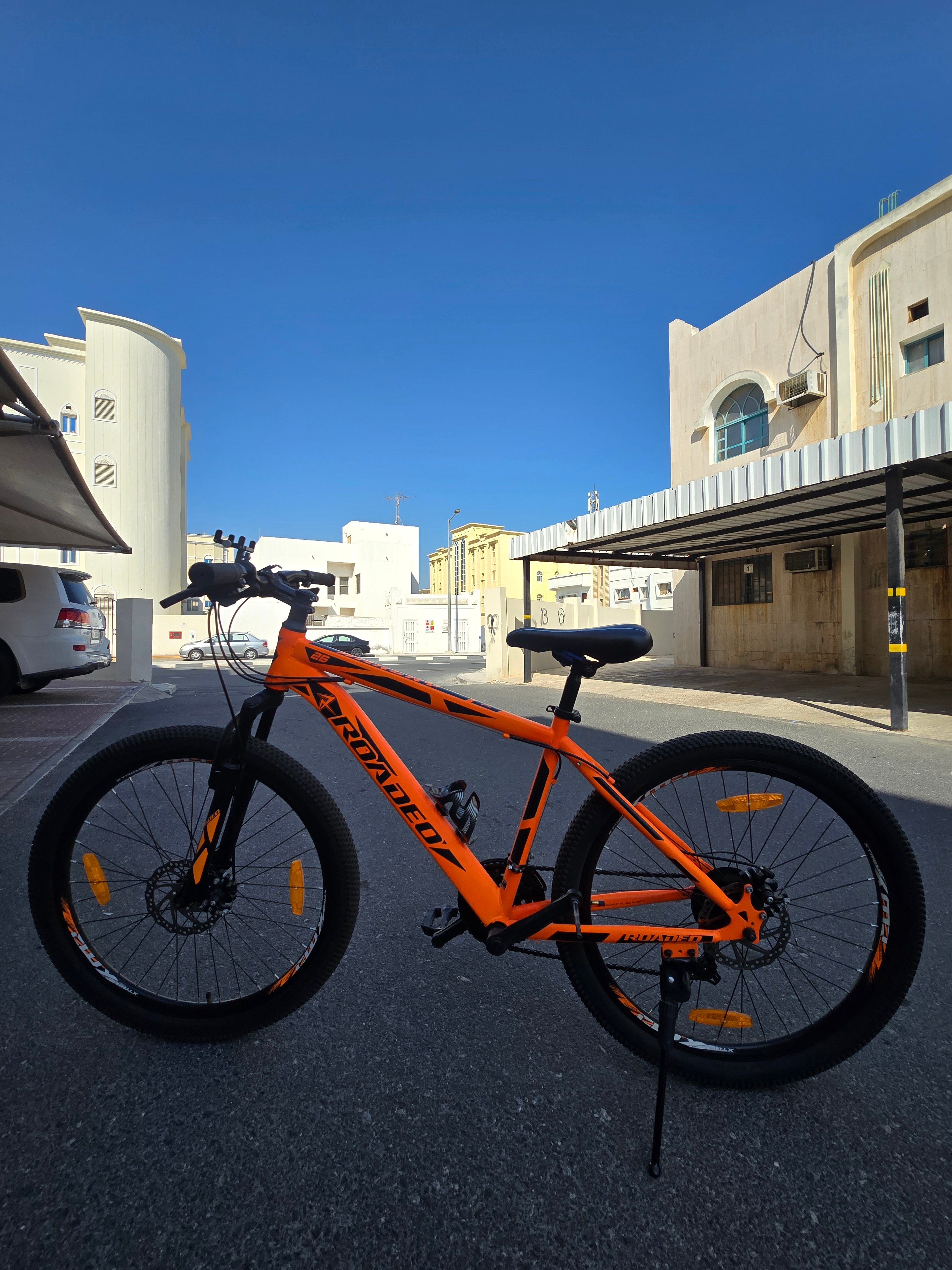 Hercules Roadeo Bicycle with Shimano Specs - Image 4