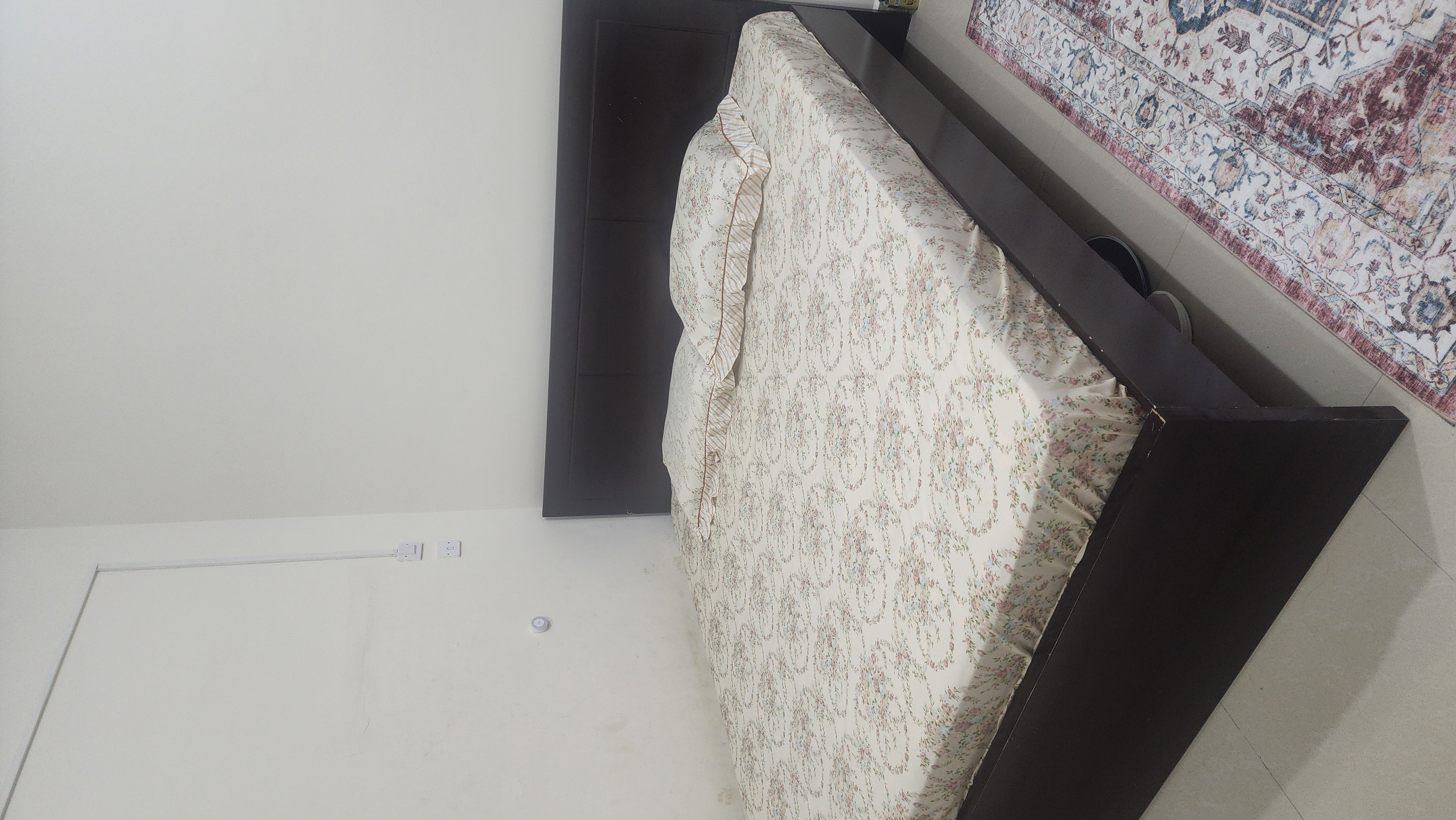 Super Kind Bed with Mattress for SALE - Image 3