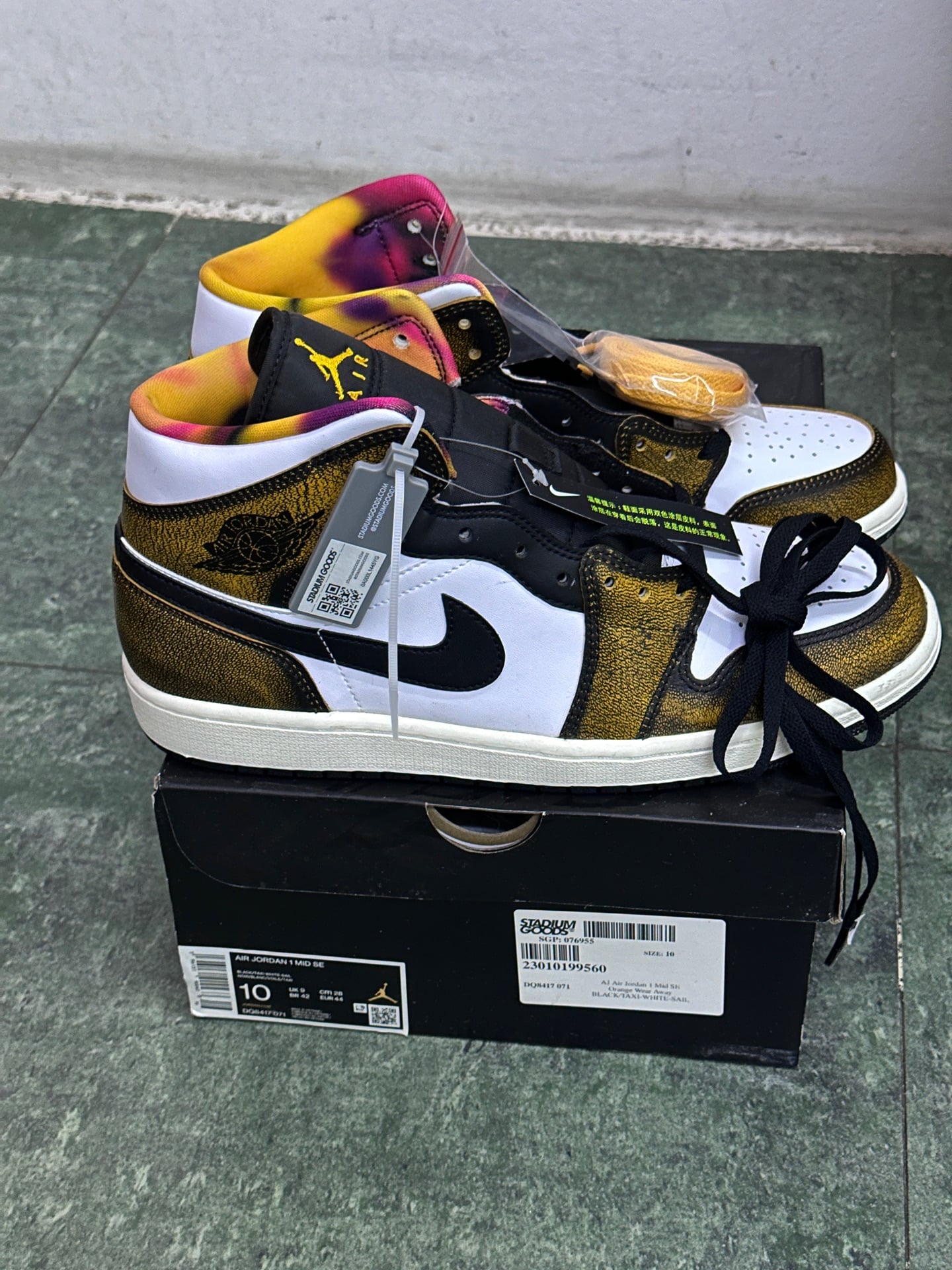 Brand new Nike Air Jordan 1 Mid SE - Image 4