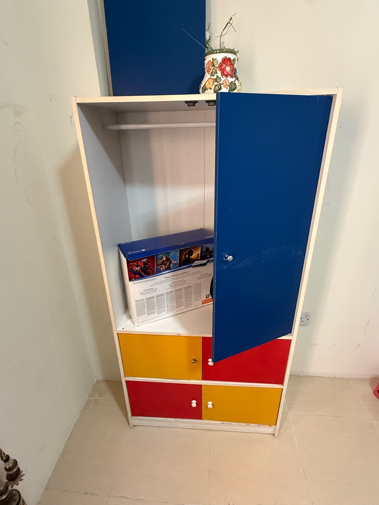 Children's wardrobe - Image 2