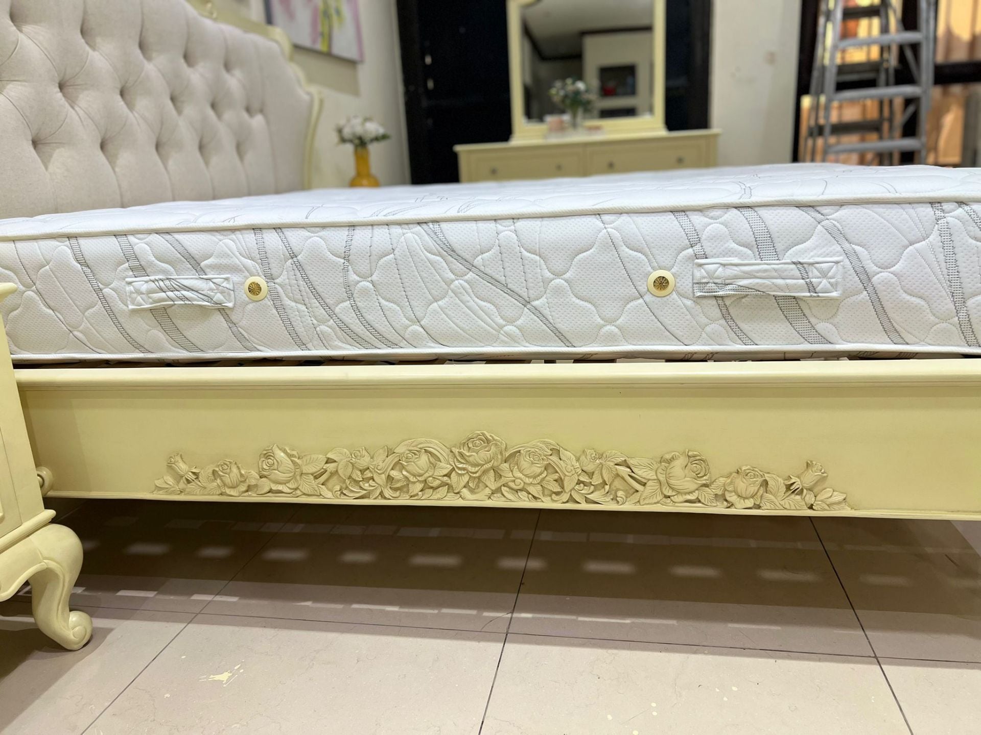 Luxurious bedroom set for sale  - Image 4