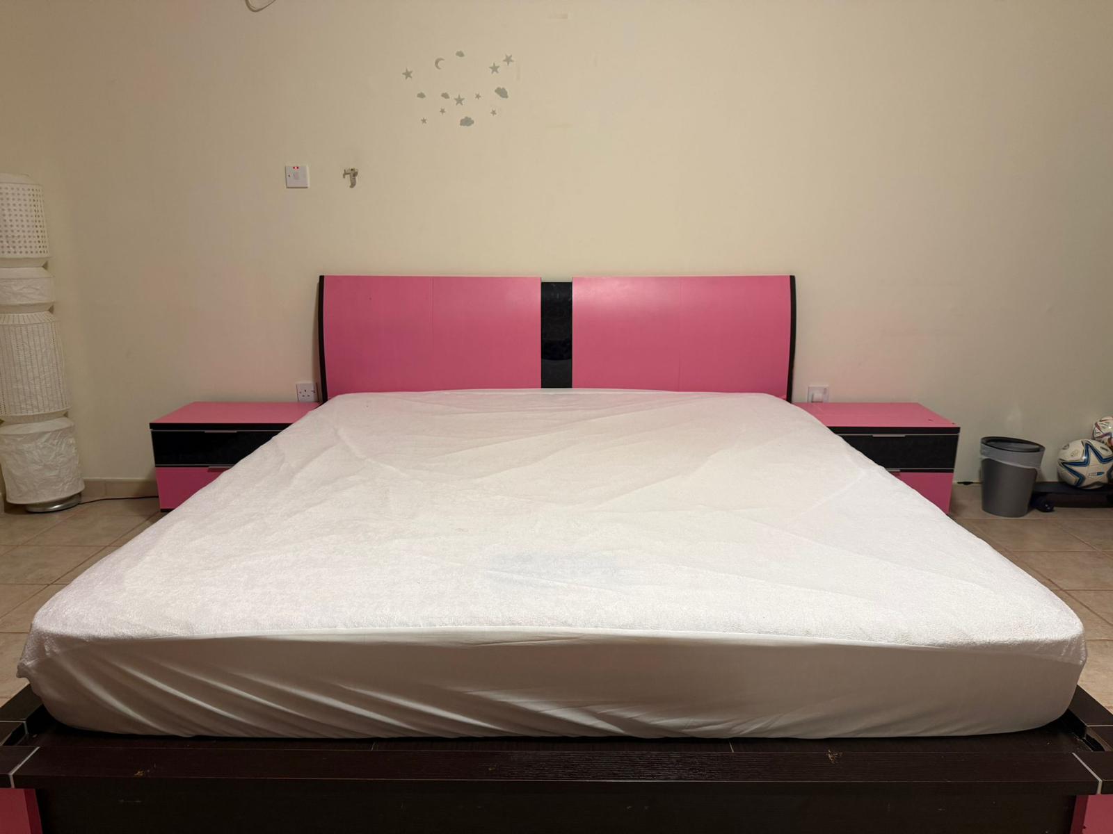 Black & Pink King bedroom set - Image 2