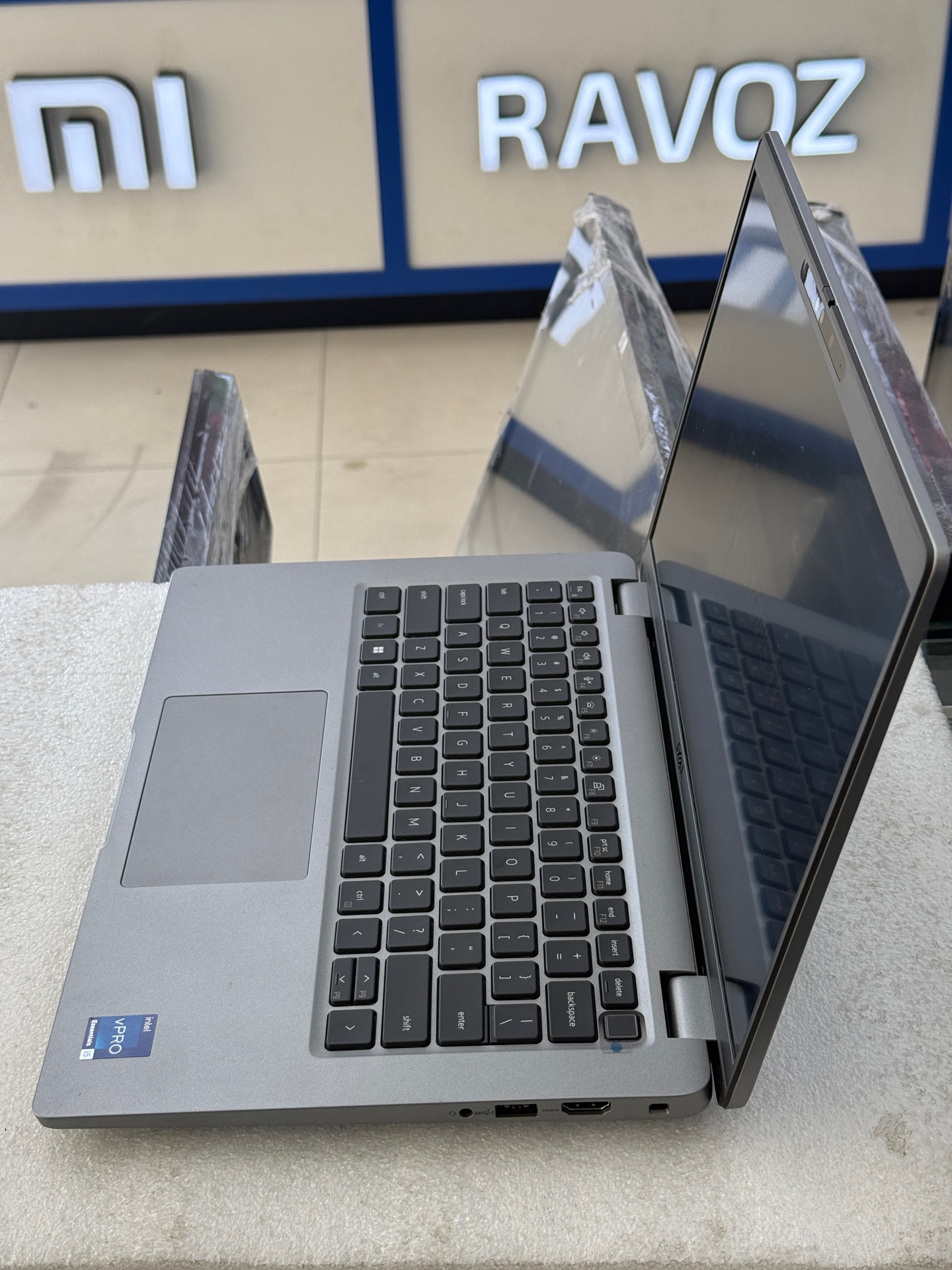 Dell Latitude 5440 - Image 3