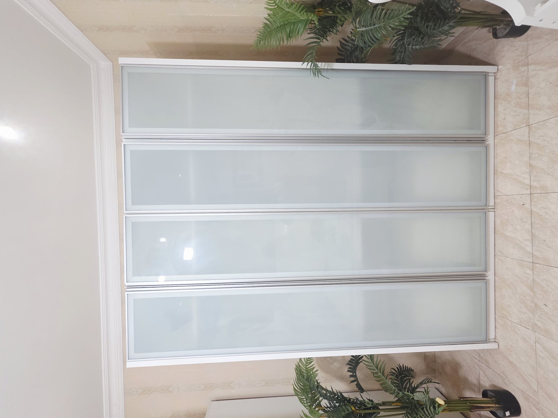  4 Door cabinet  - Image 4