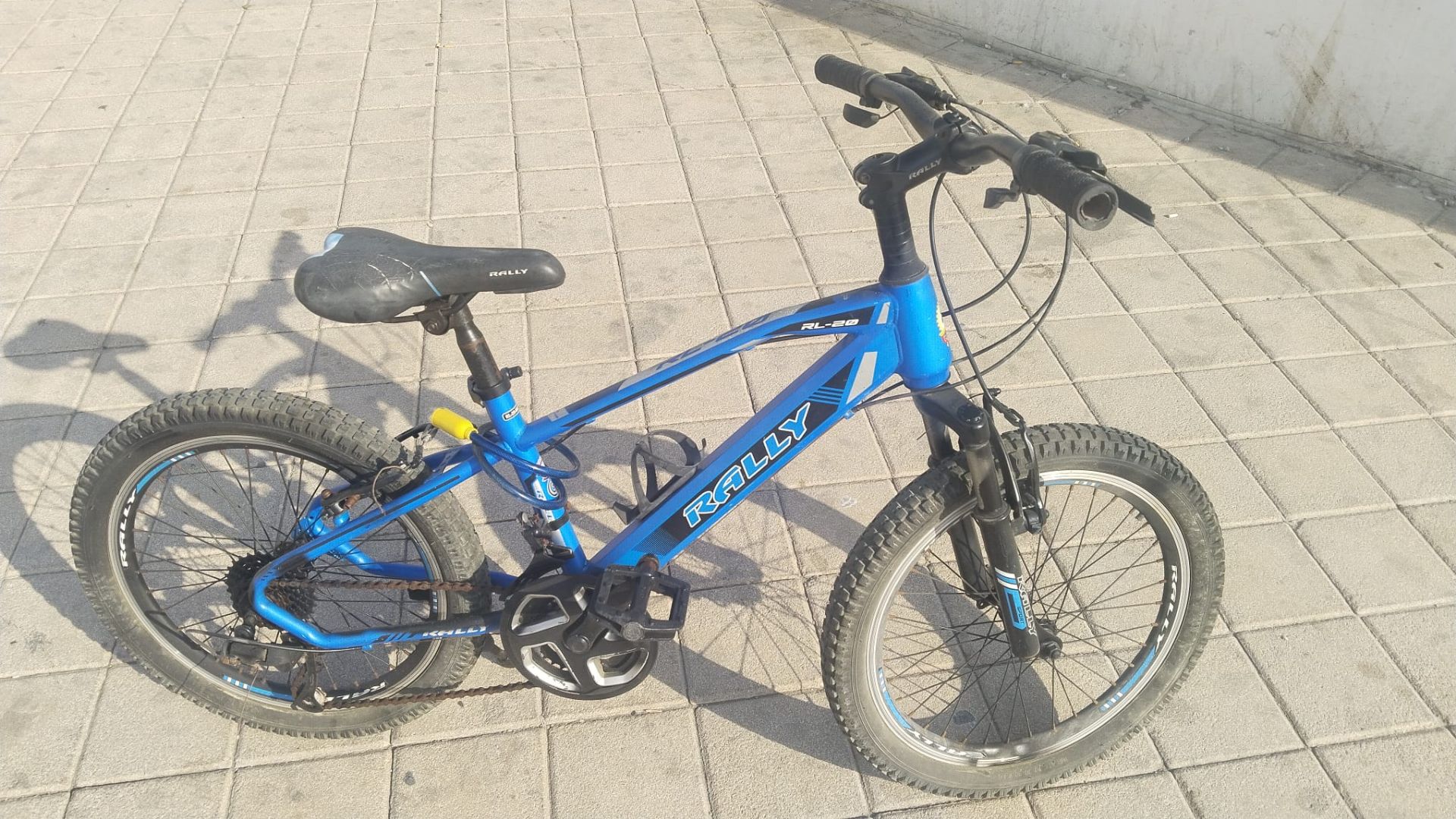 Rally kids mountain bike blue color strong and smoth ride  - Image 6