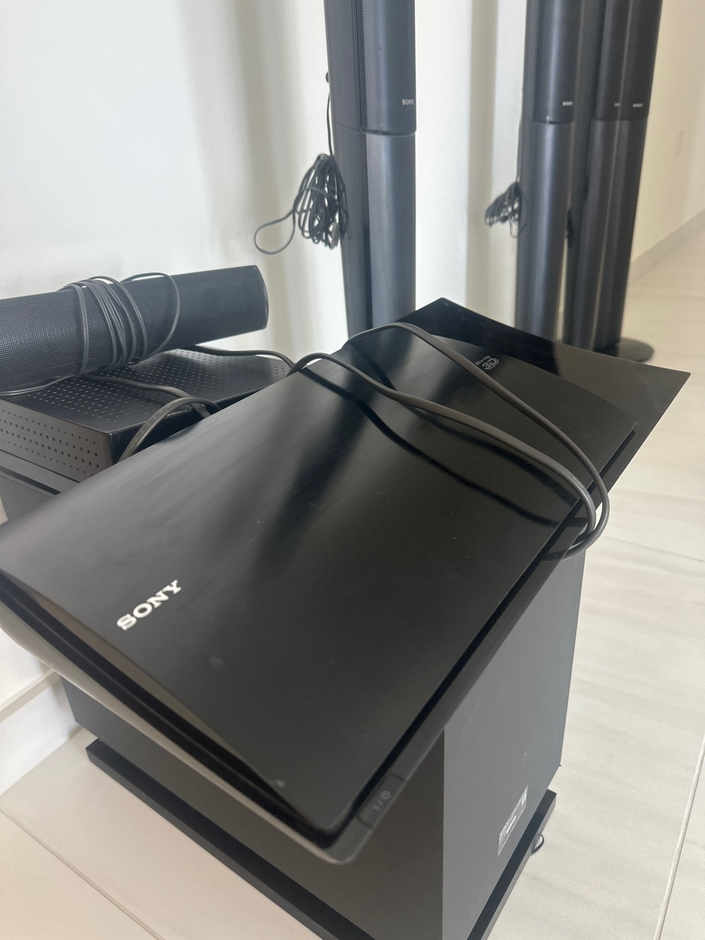 Sony BDV-E6100 5.1 Home Theater System - Image 3