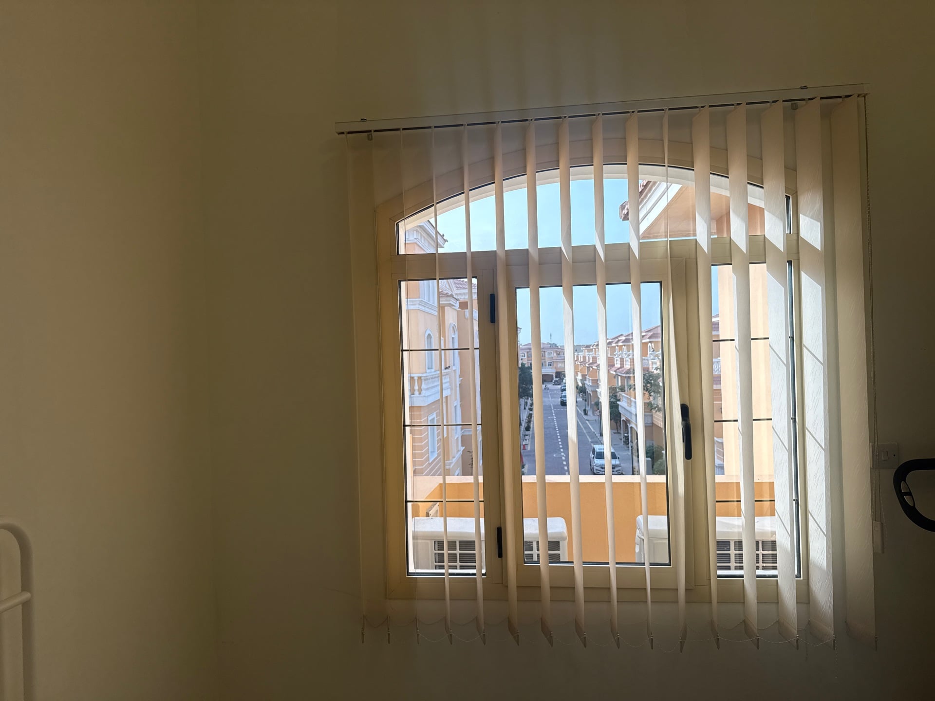 Curtains - excellent condition - badge color  - Image 4