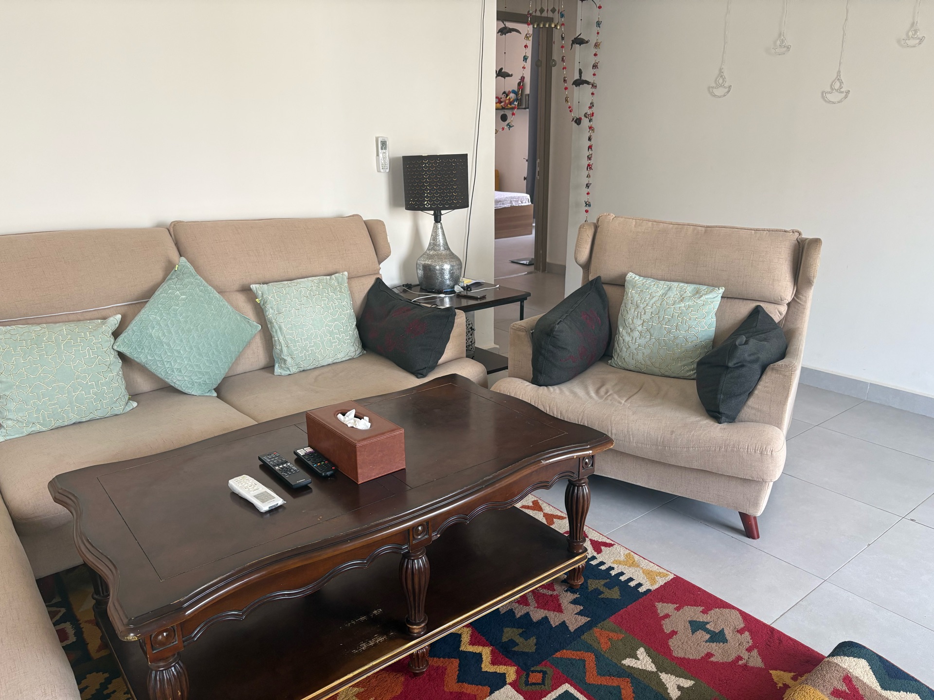 Sofa set with table  - Image 10