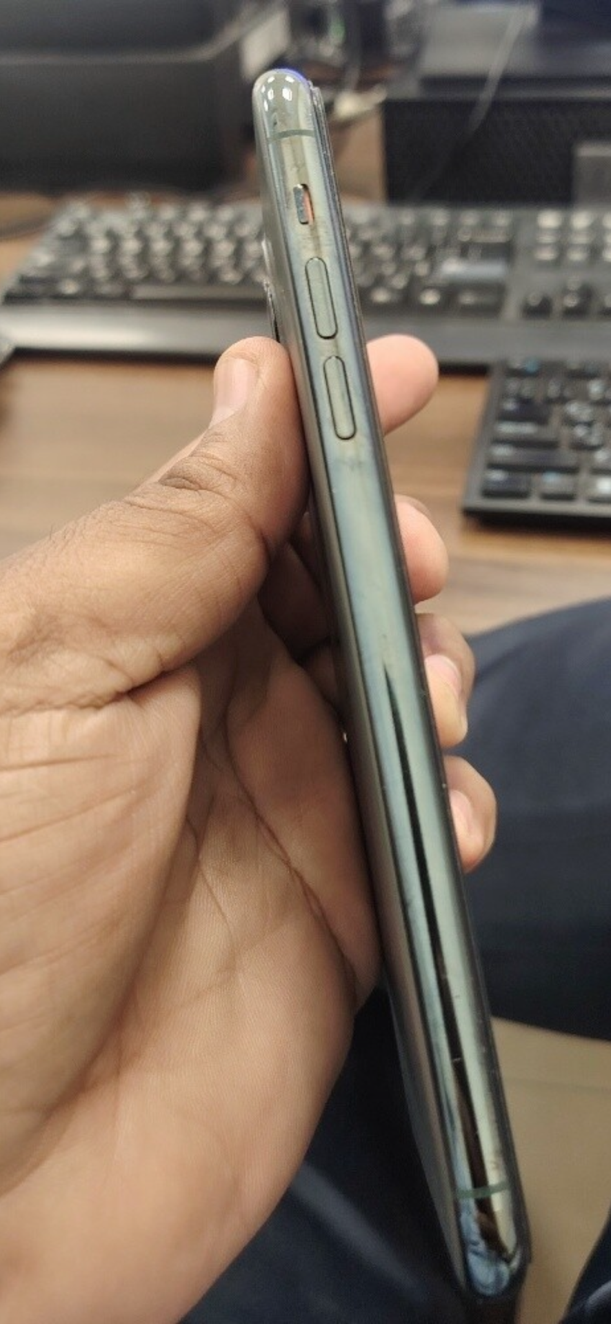 iPhone 11 Pro Max للبيع - Image 2