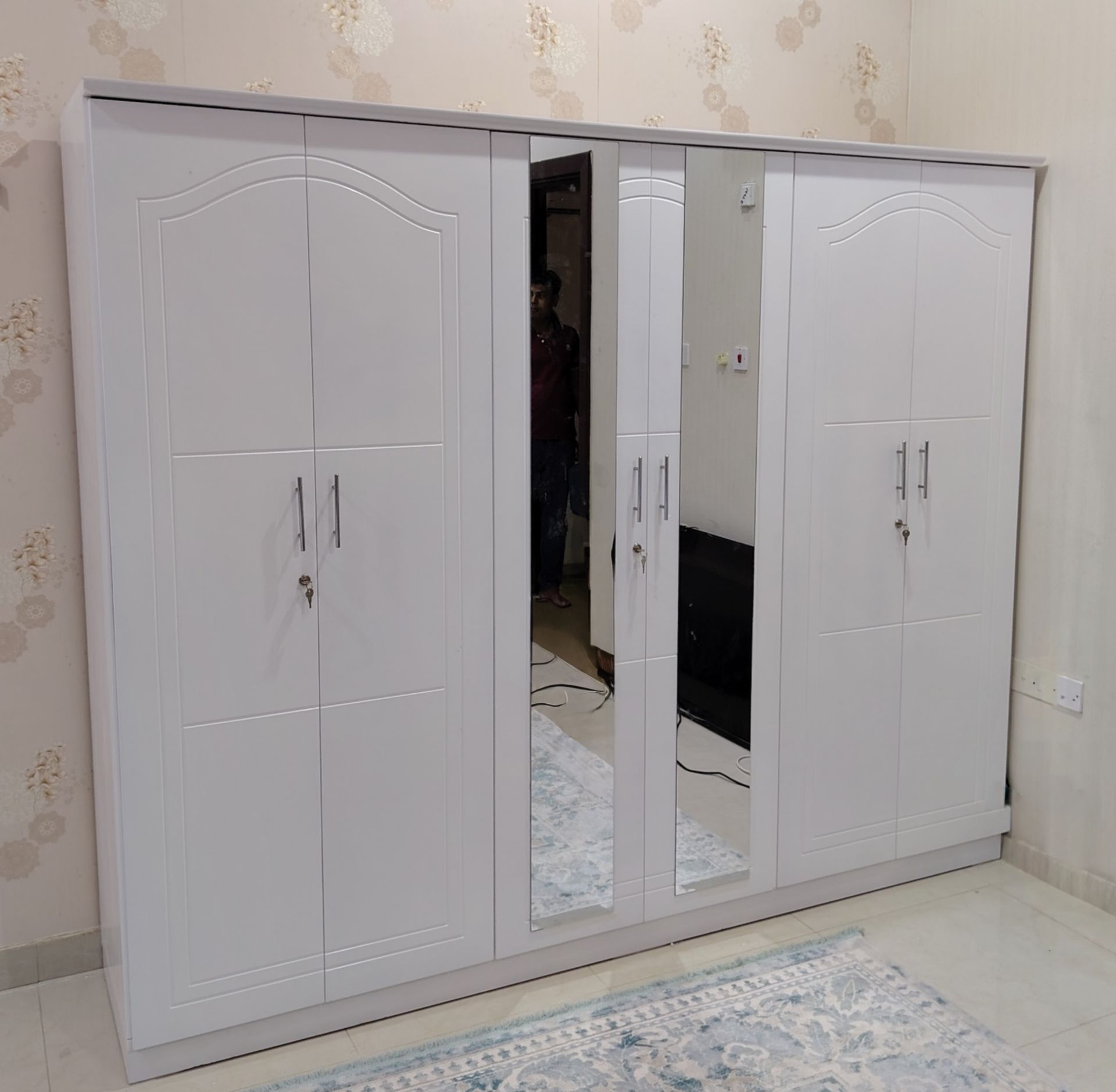 6 door big cupboard and 3 door sliding cupboard selling. 33757438 - Image 2