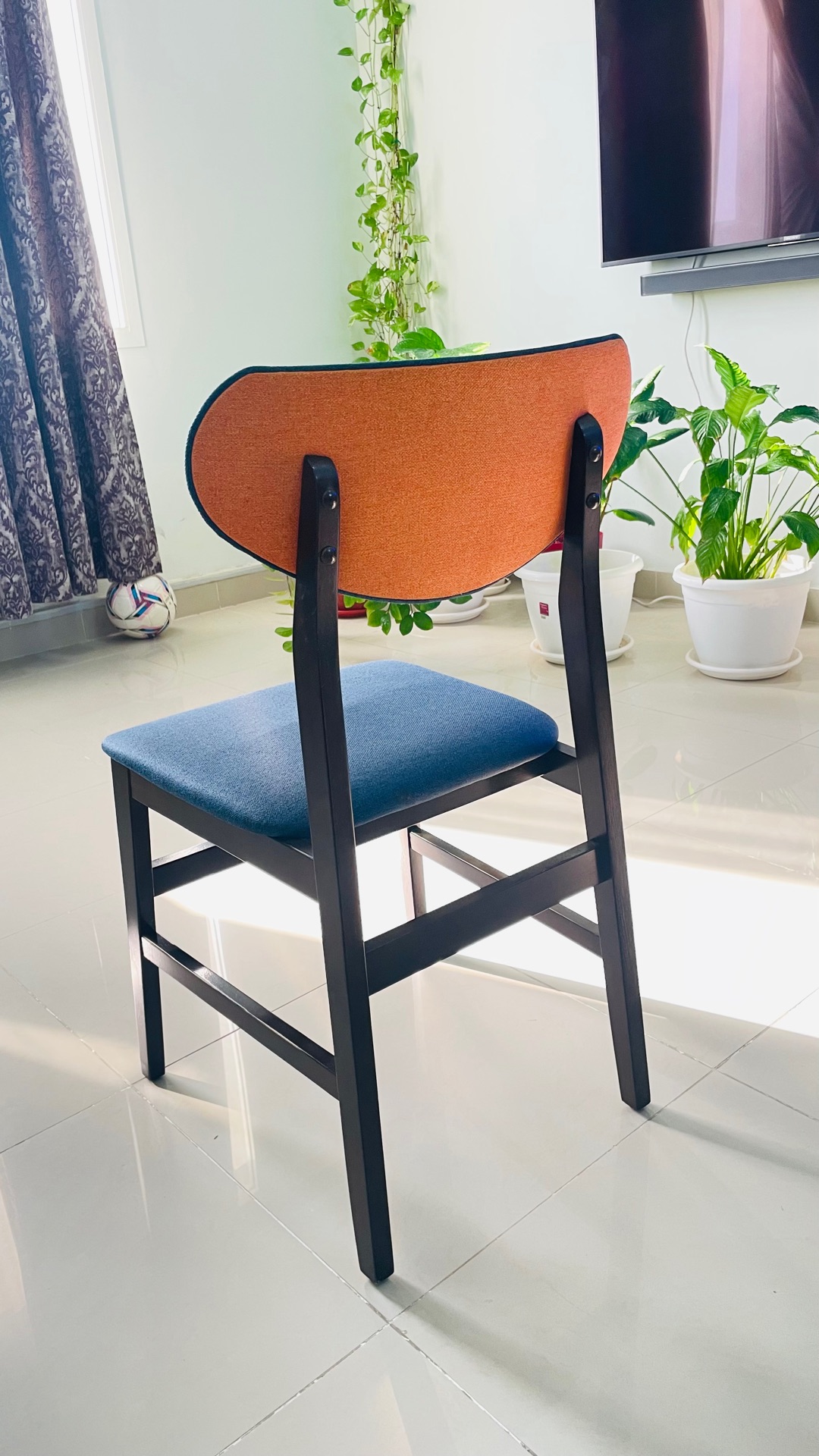 Home Center Dining Table with 4 Chairs like new - Image 4