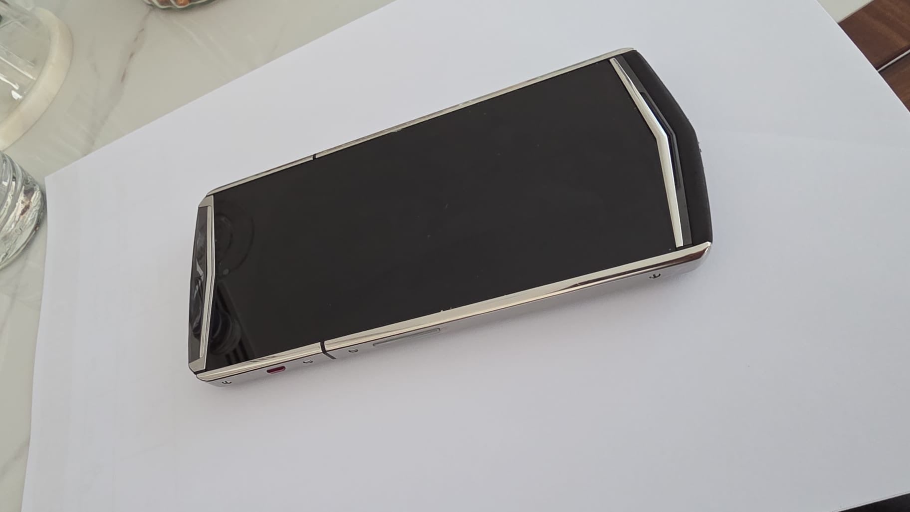 للبيع هاتف VERTU — هاتف فاخر فخم - Image 4