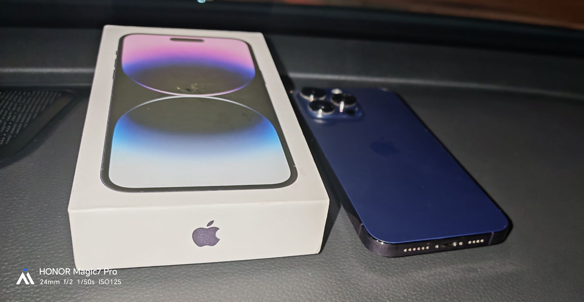 Iphone 14 pro max mint condition without any single scratch - Image 1