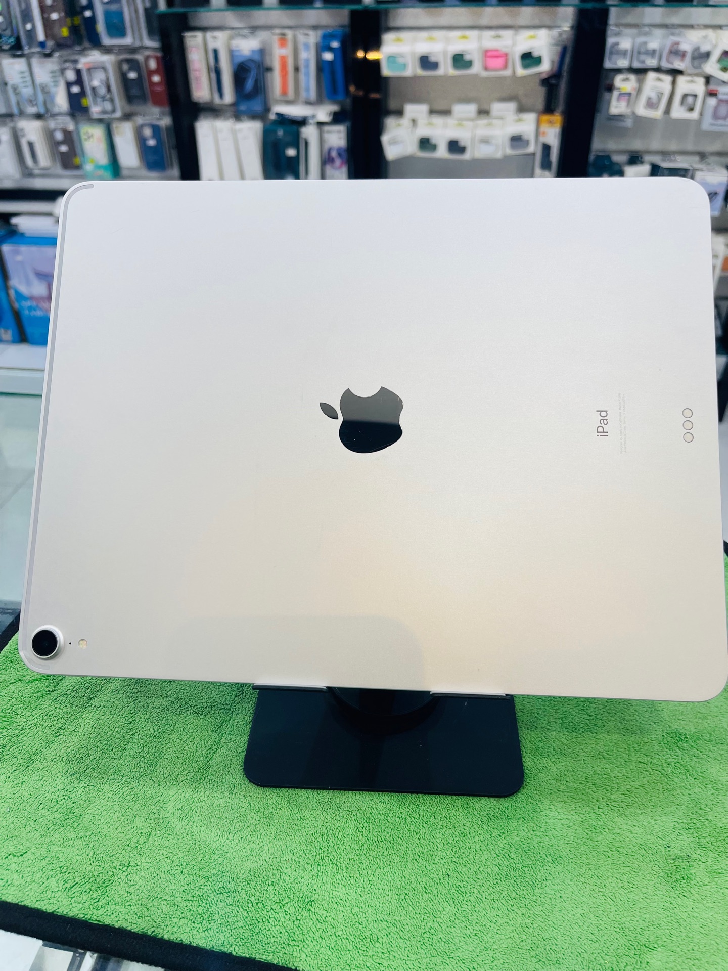 Apple iPad Pro 3rd generation 256 gb - Image 1