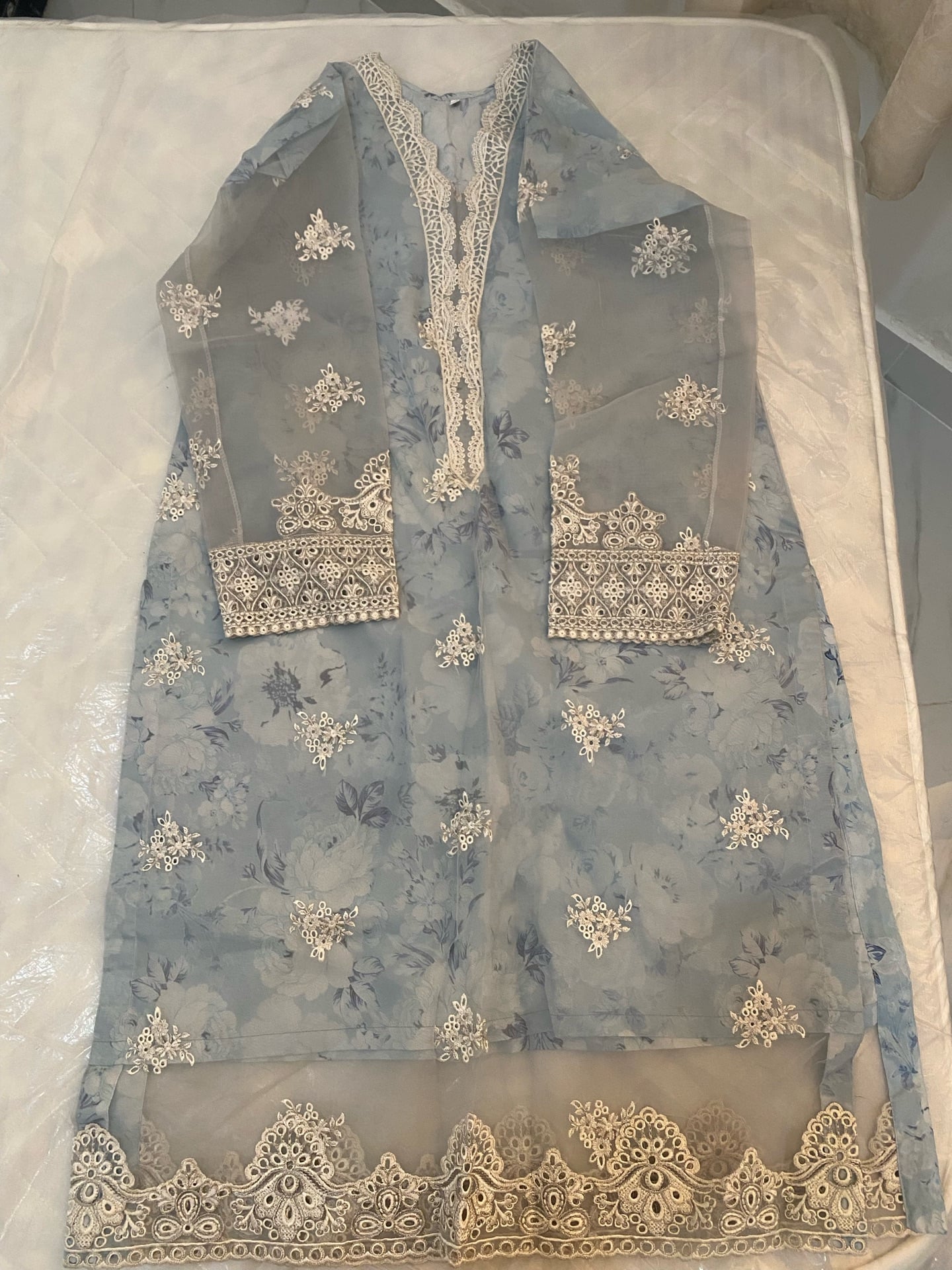 3 pcs Stitched lawan, silk suit Pakistani brand  - Image 6