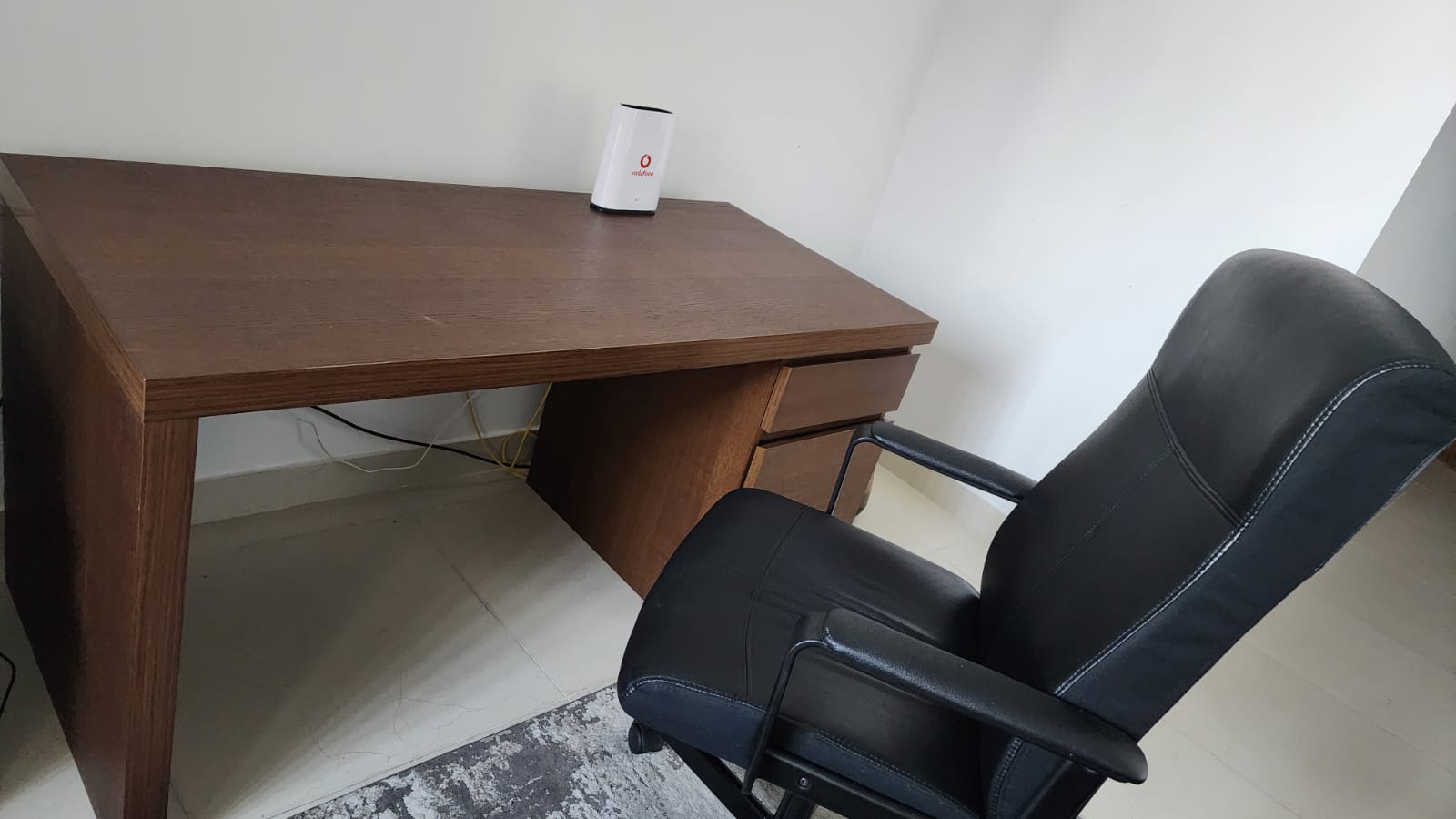 Office Desk IKEA Malm - Image 1