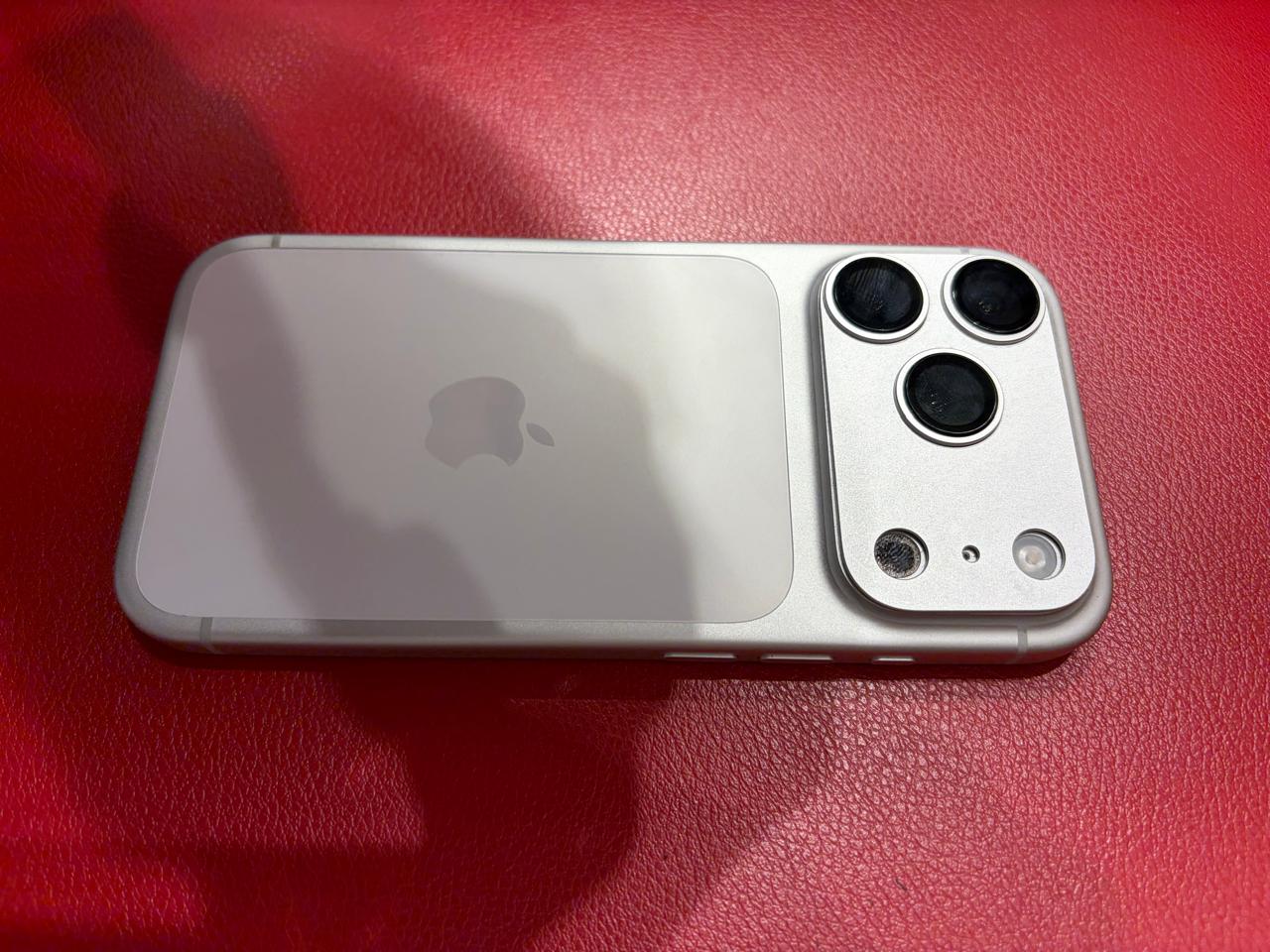 Iphone 17 pro silver 256gb - Image 3