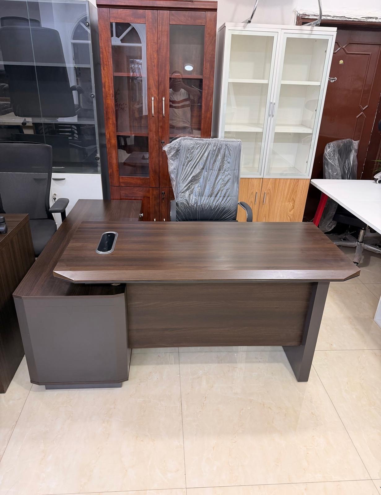 Used office furniture sell 74480368 - Image 10