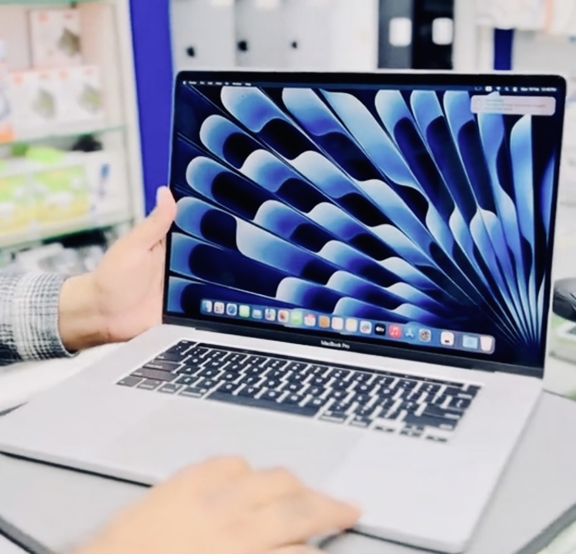 MacBook Pro 16-inch (2019) - Model A2141 - Image 2