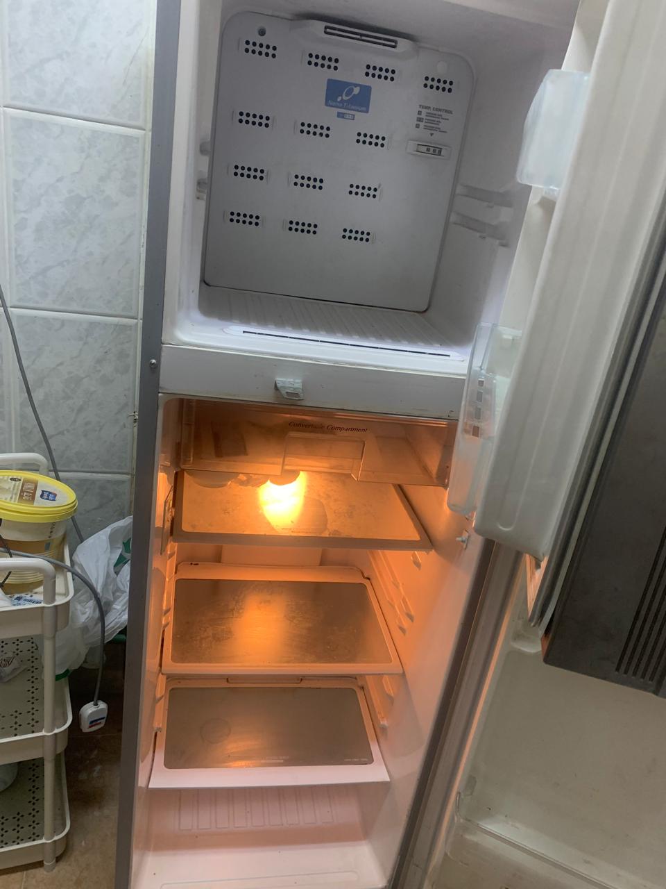Hitachi R-T320EUK1K Refrigerator - Image 8