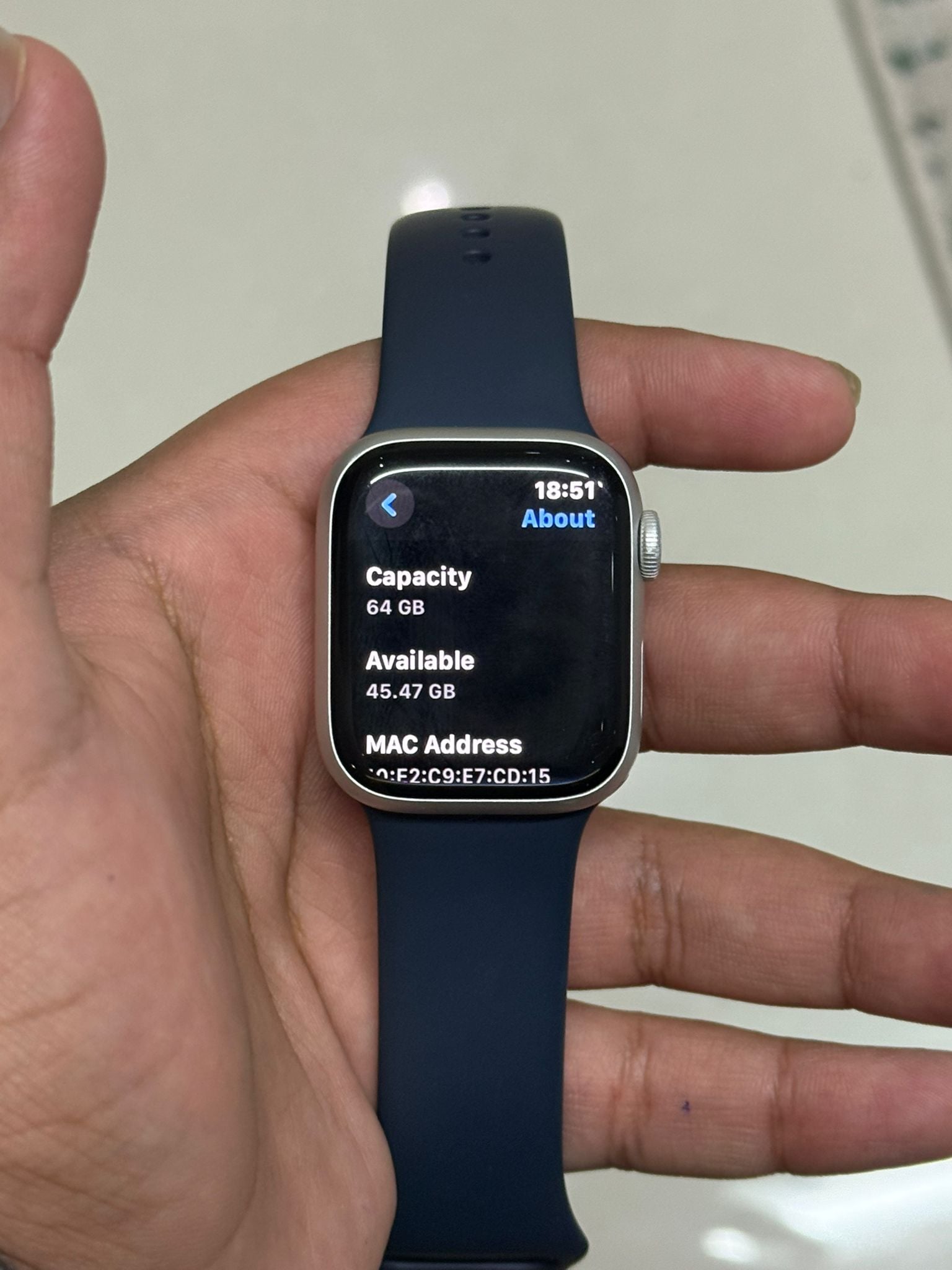 Apple watch original. 750QAR negotiable. rarely used.Original charger - Image 5