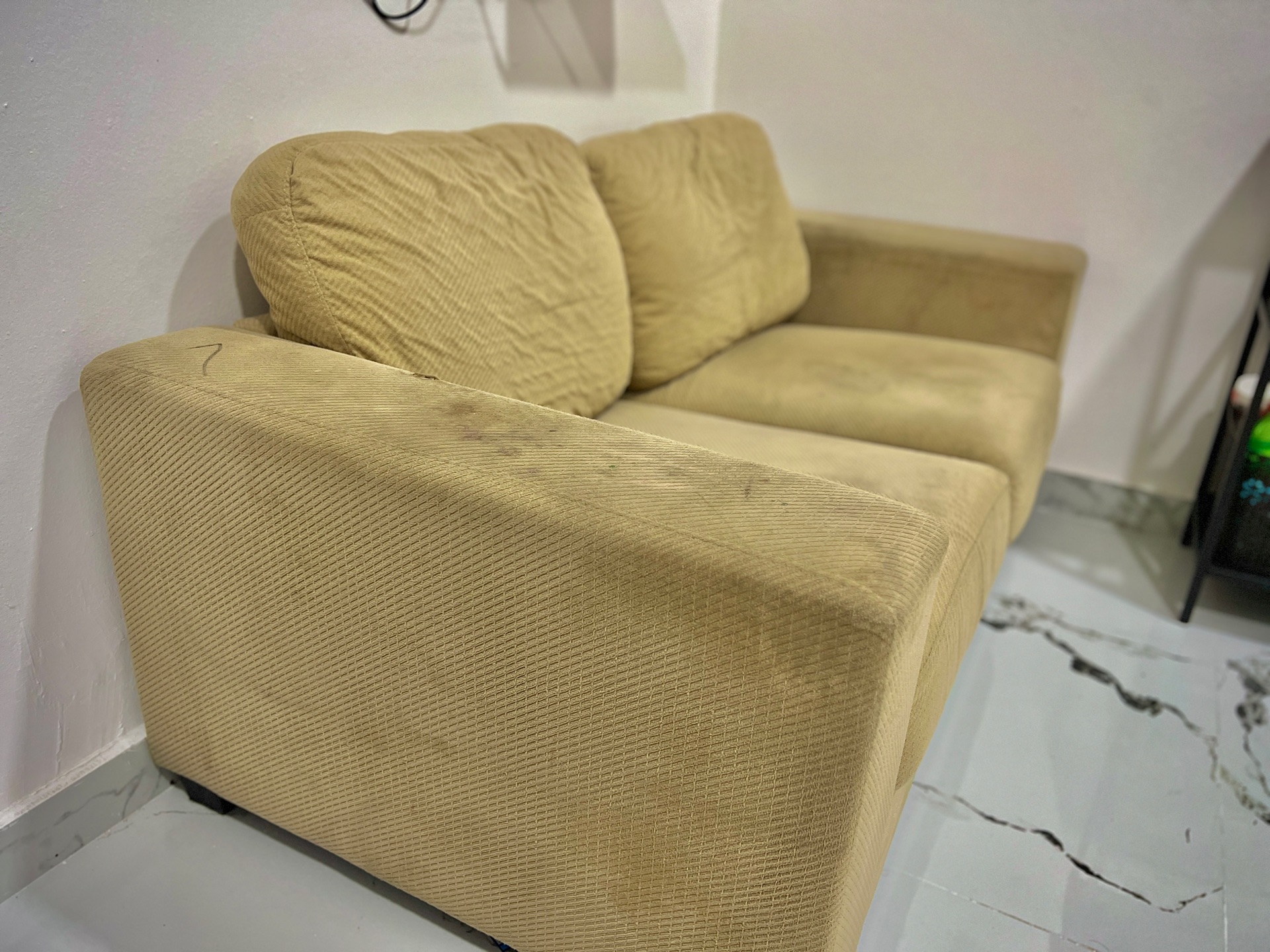 🛋️ 2 Seater Sofa – Only QAR 50! 🛋️ - Image 4