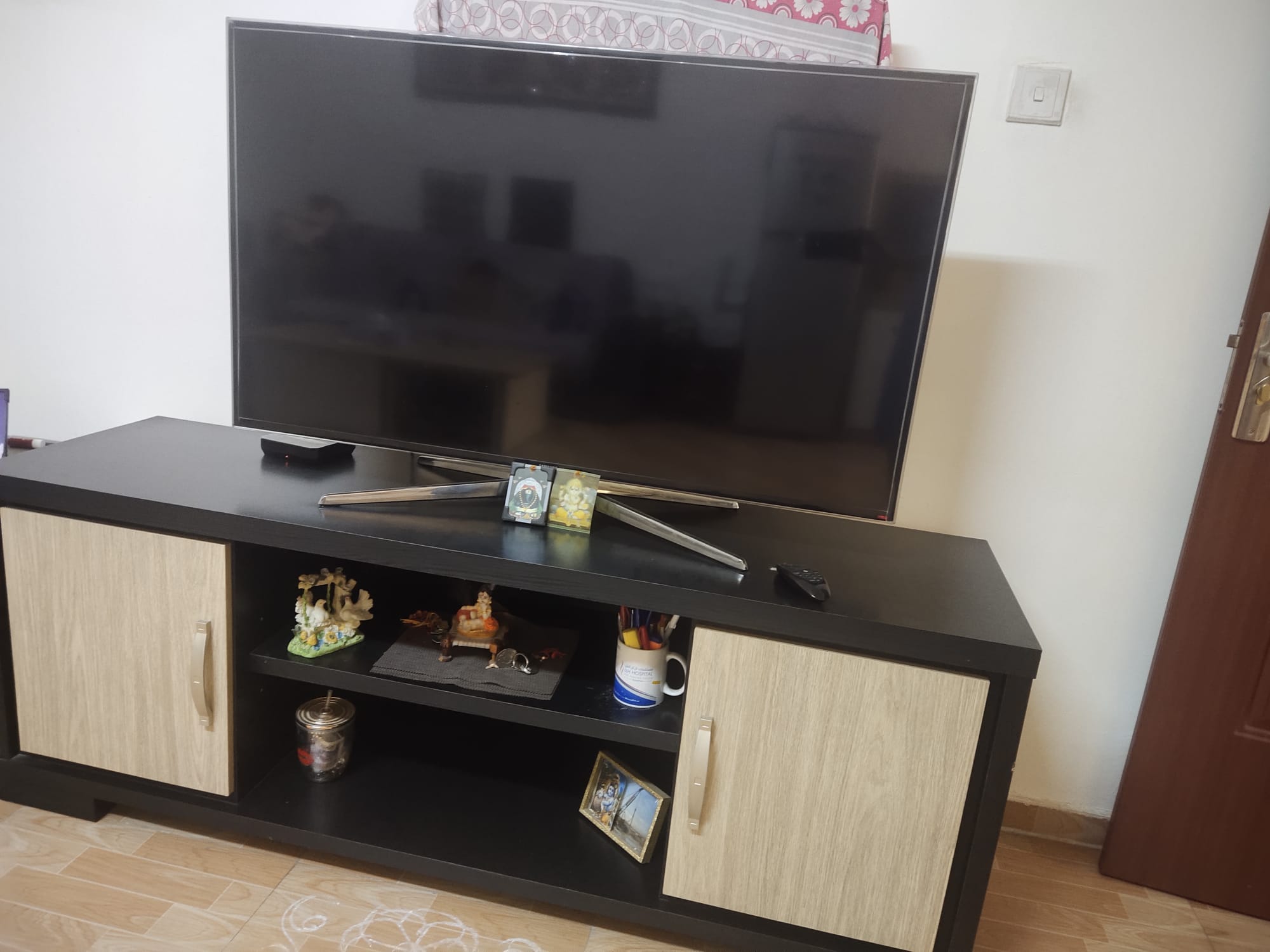 Furniture and TV - Image 6