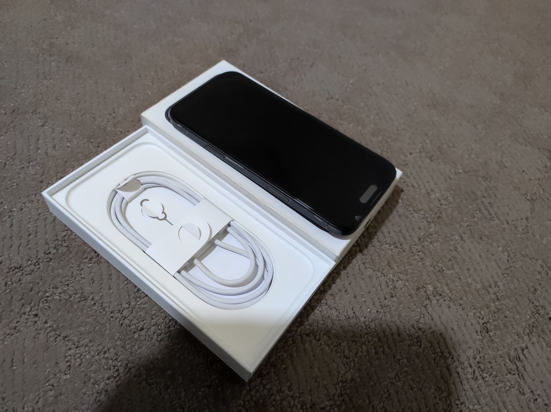 iPhone 16 pro max 256Gb black titanium  - Image 2