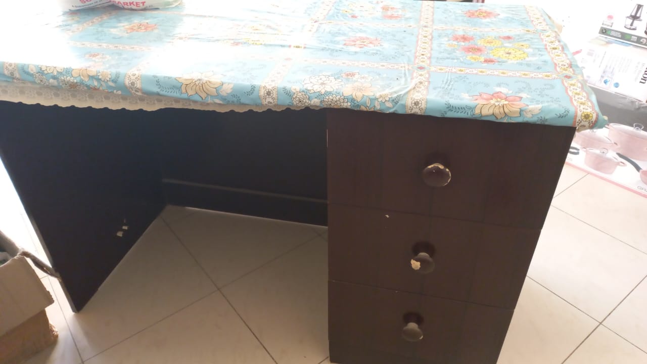 Free Dining Table due to moving. First Come First Serve - Image 4