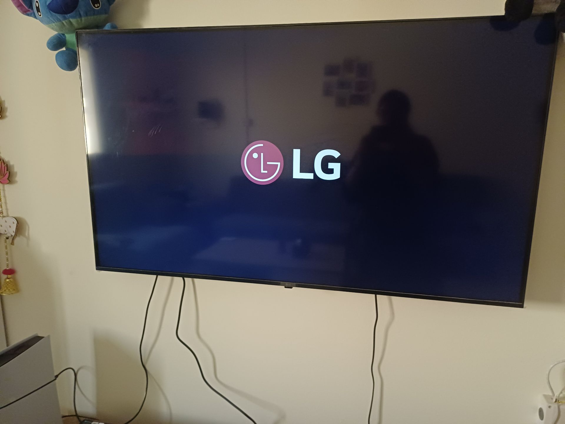LG 4k UHD 55inch tv - Image 3
