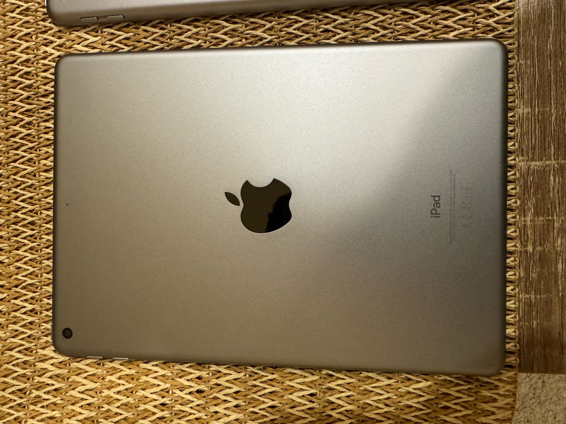 Ipad 6 and ipad 7 used - Image 3