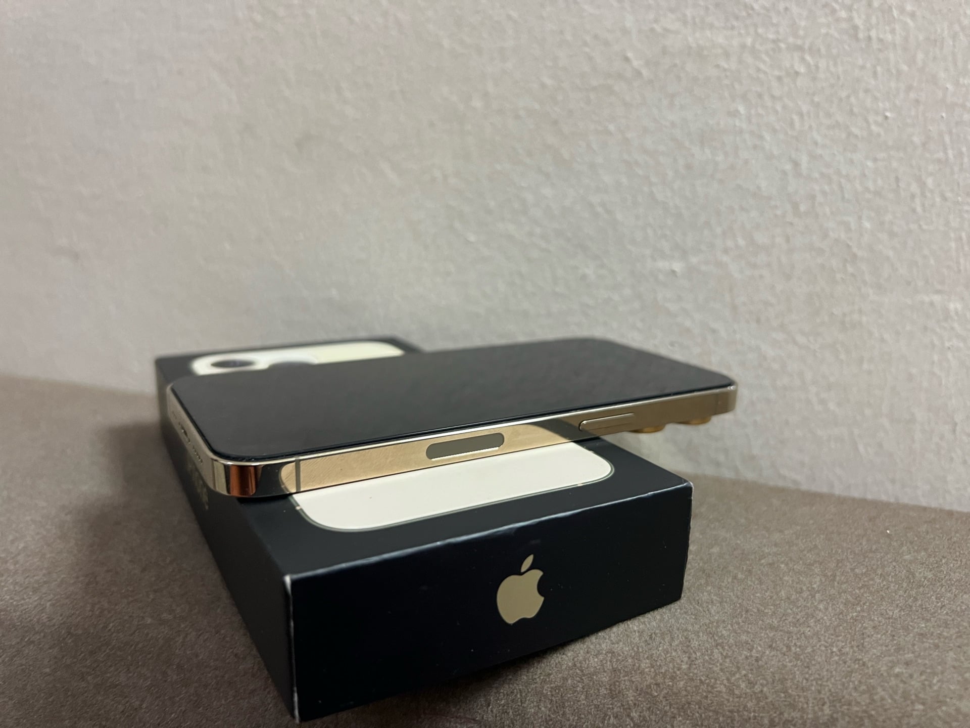 I phone 13 pro 256 - Image 1
