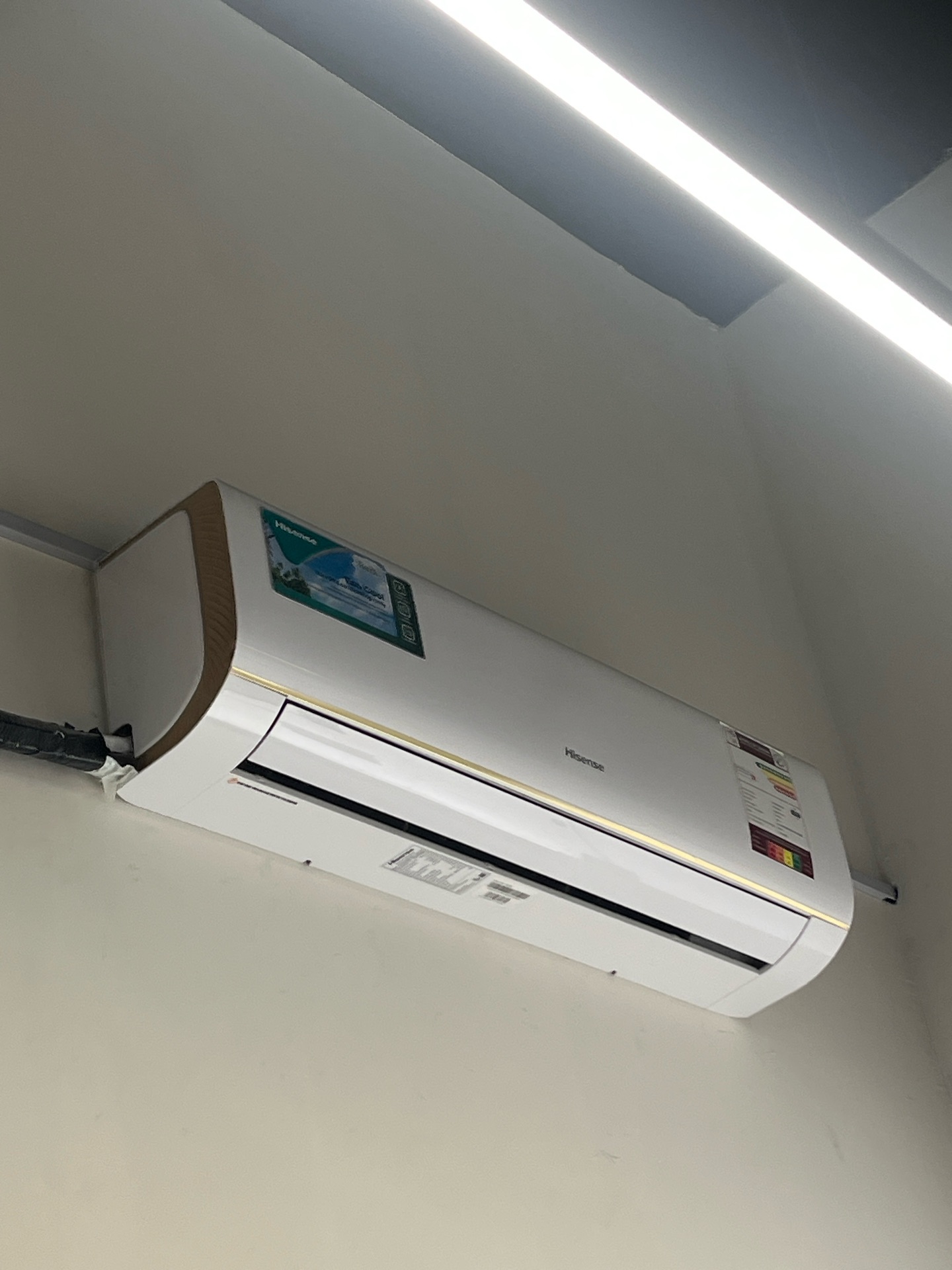 95% energy efficiency 2-ton new Hisense air conditioner - Image 2