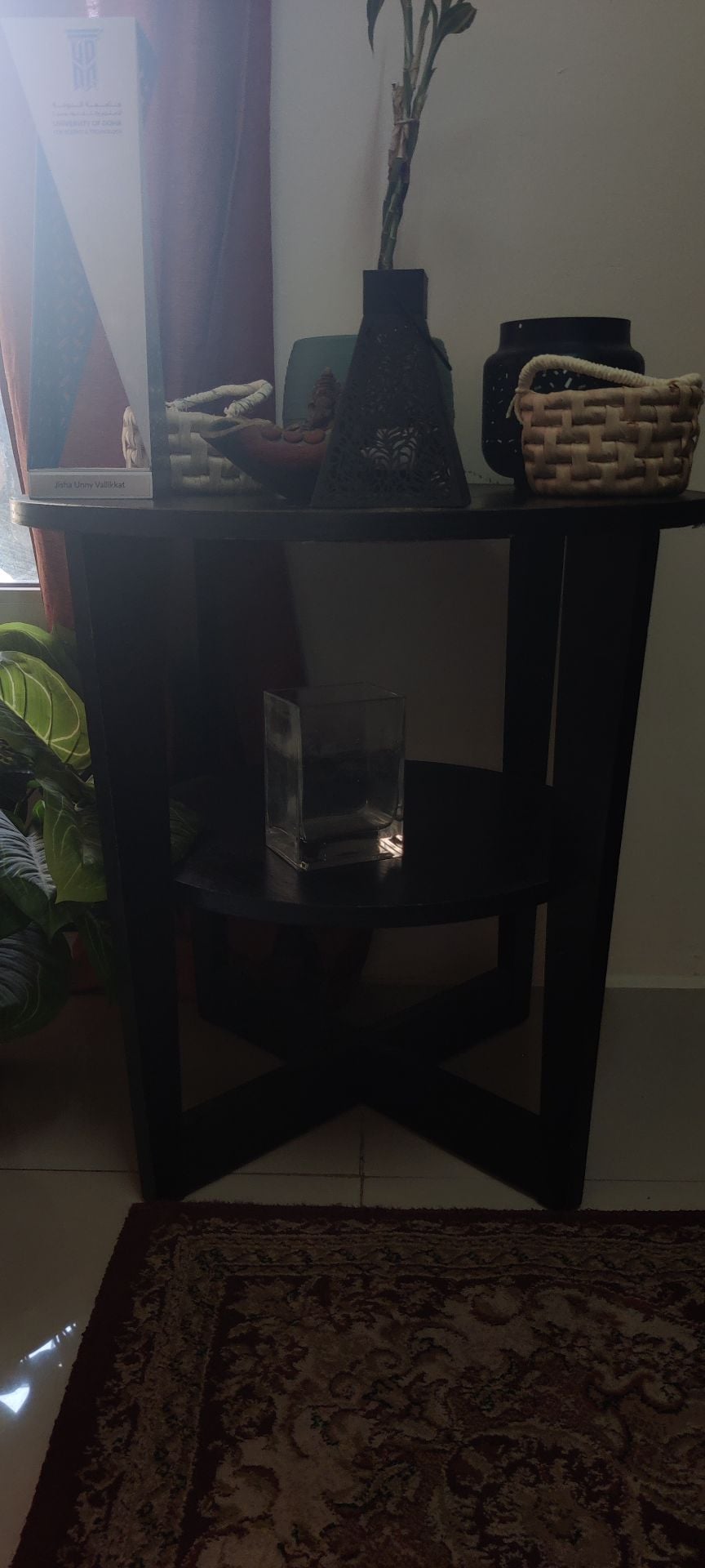Black circular stand - Image 4