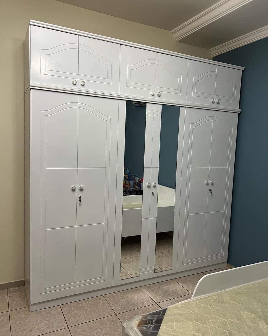 6 door big cupboard and 3 door sliding cupboard selling. 33757438 - Image 3