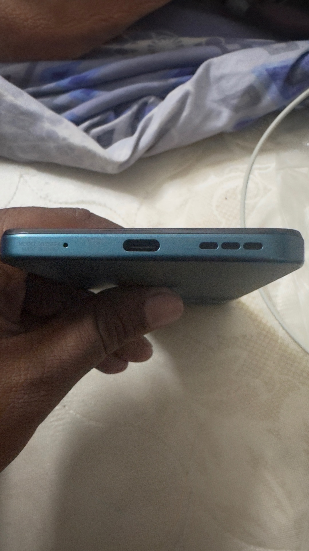 Mobile and box good condition - Image 9