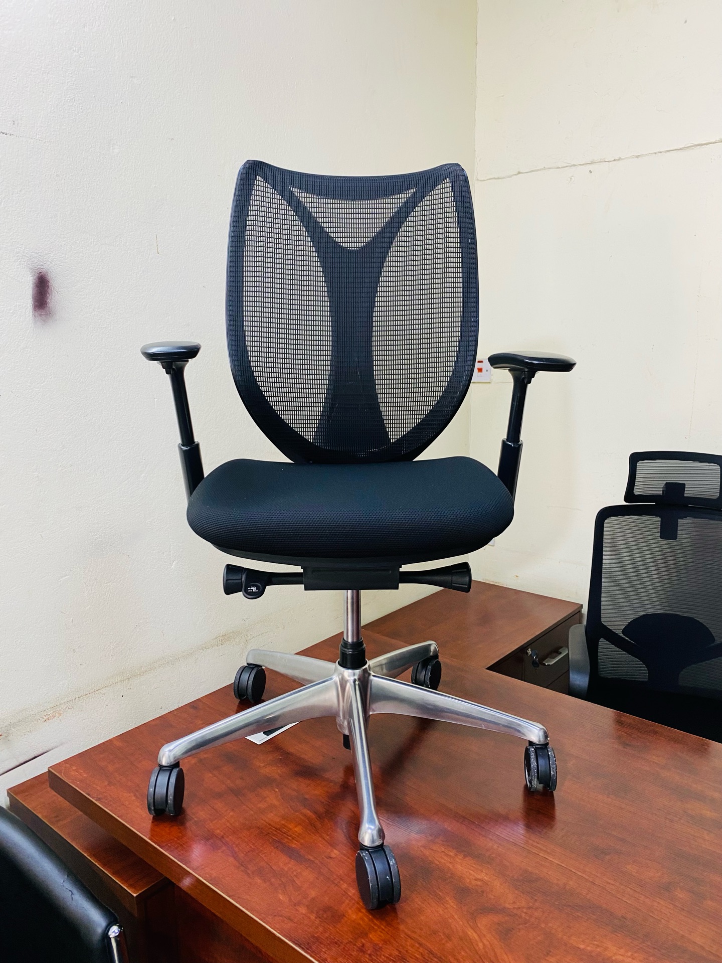 Used office furniture  - Image 9