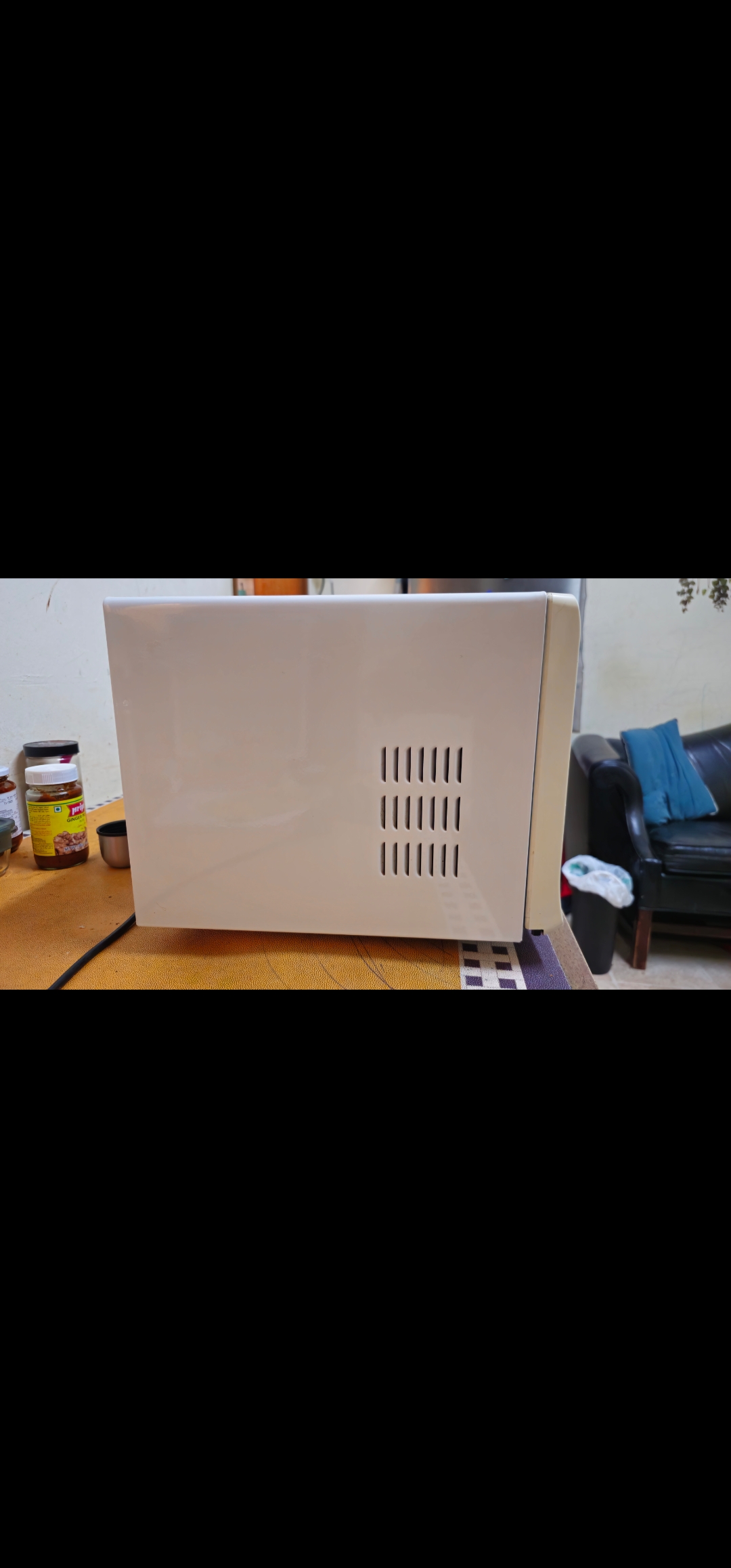 LG Microwave 30L Oven FOR SALE - Image 2