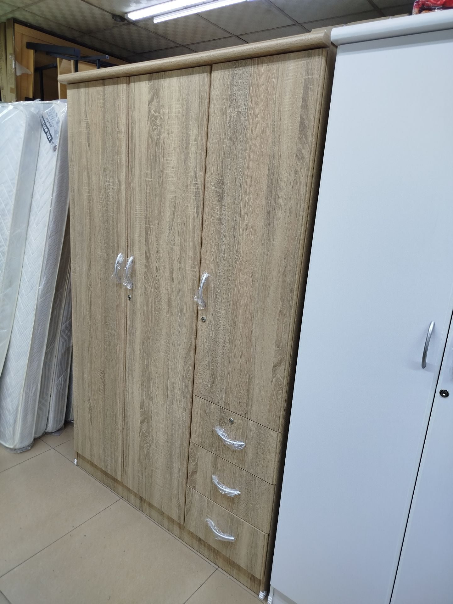 New wardrobe & cupboard - Image 5