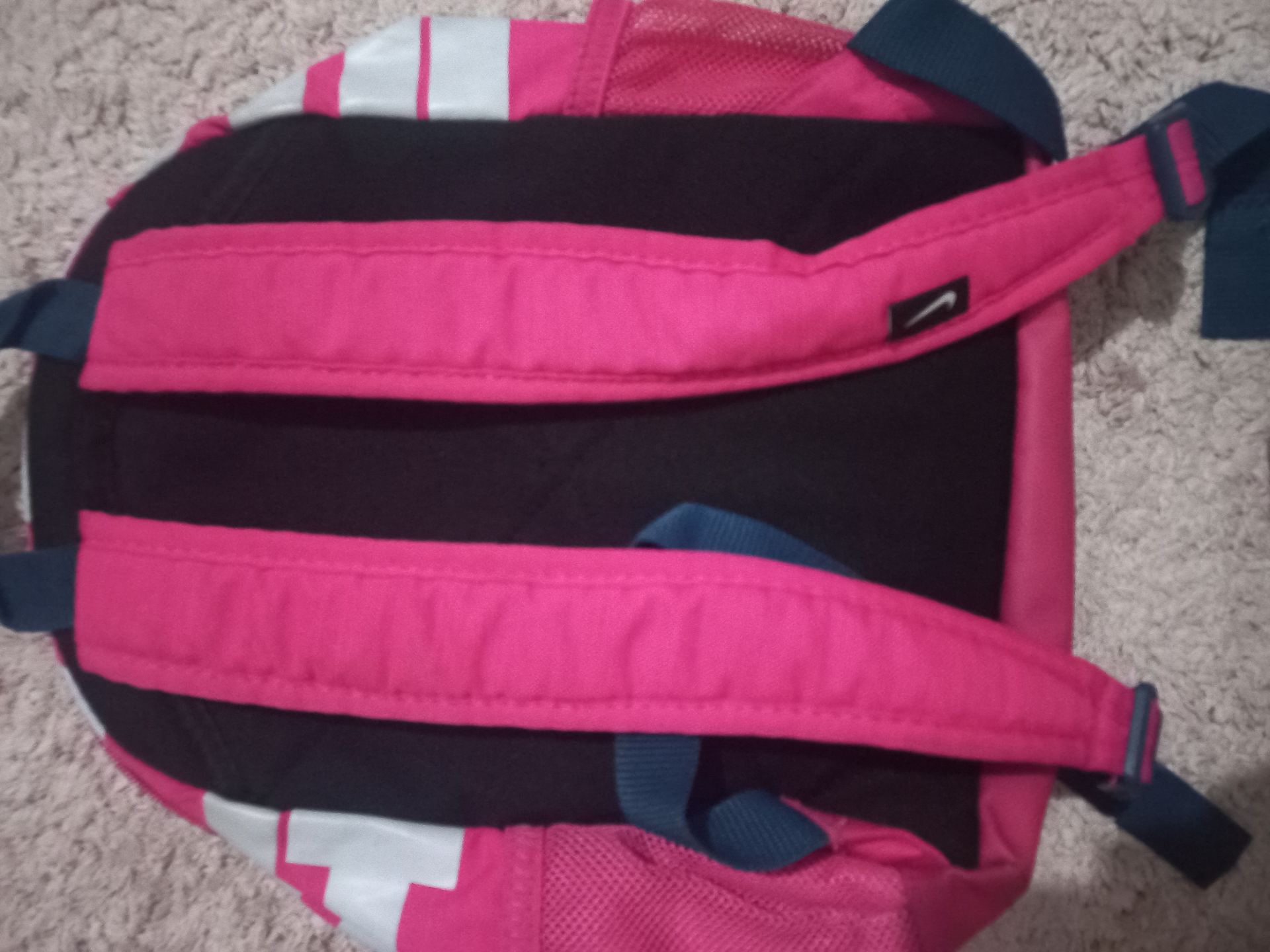 Nike small pink backpack - Image 2