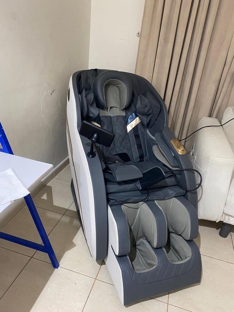 Massage chair - Image 1