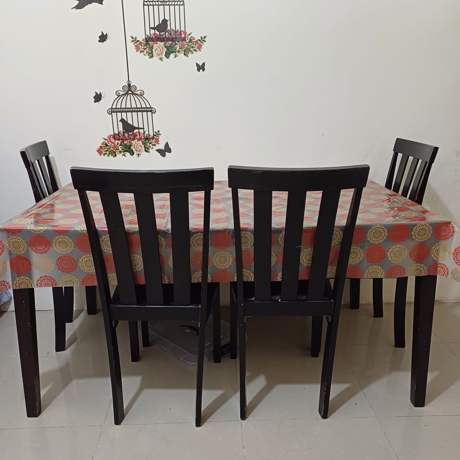 Dining Table with 4 chairs  - Image 2