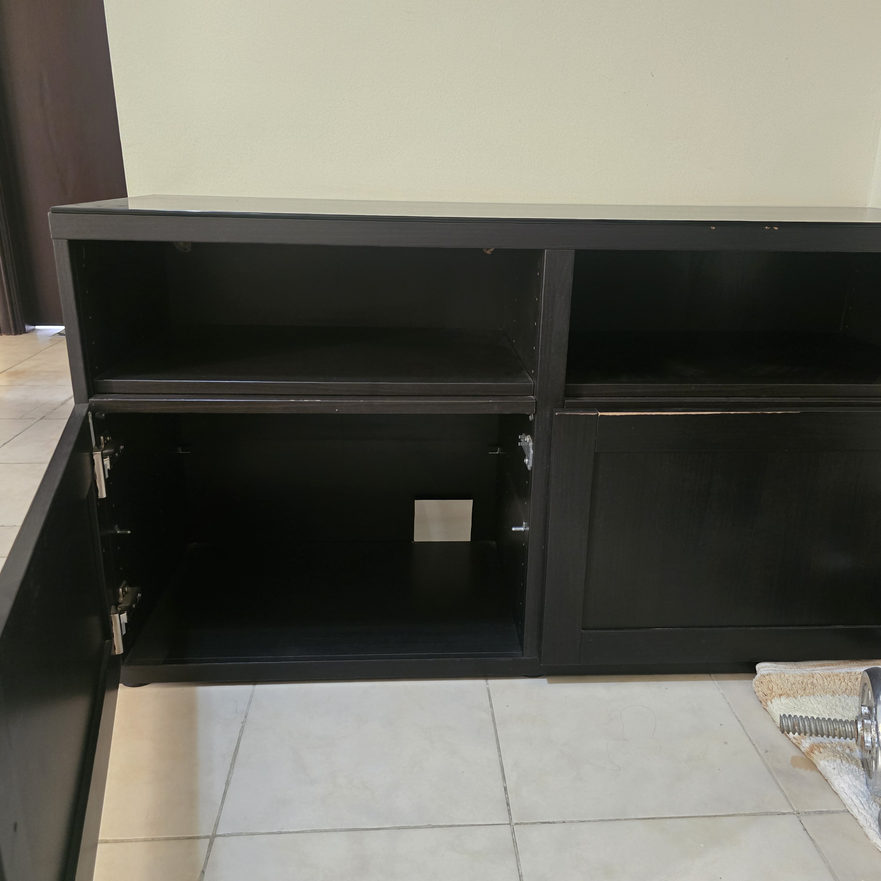 Tv table with Glass top - Image 4