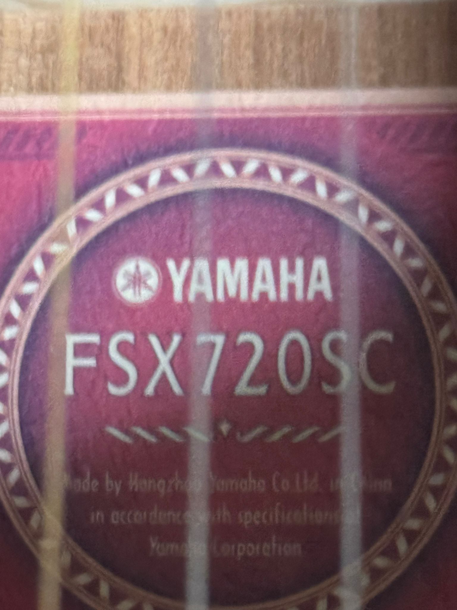 Yamaha FX720SC Electro-Acoustic Guitar - Image 4