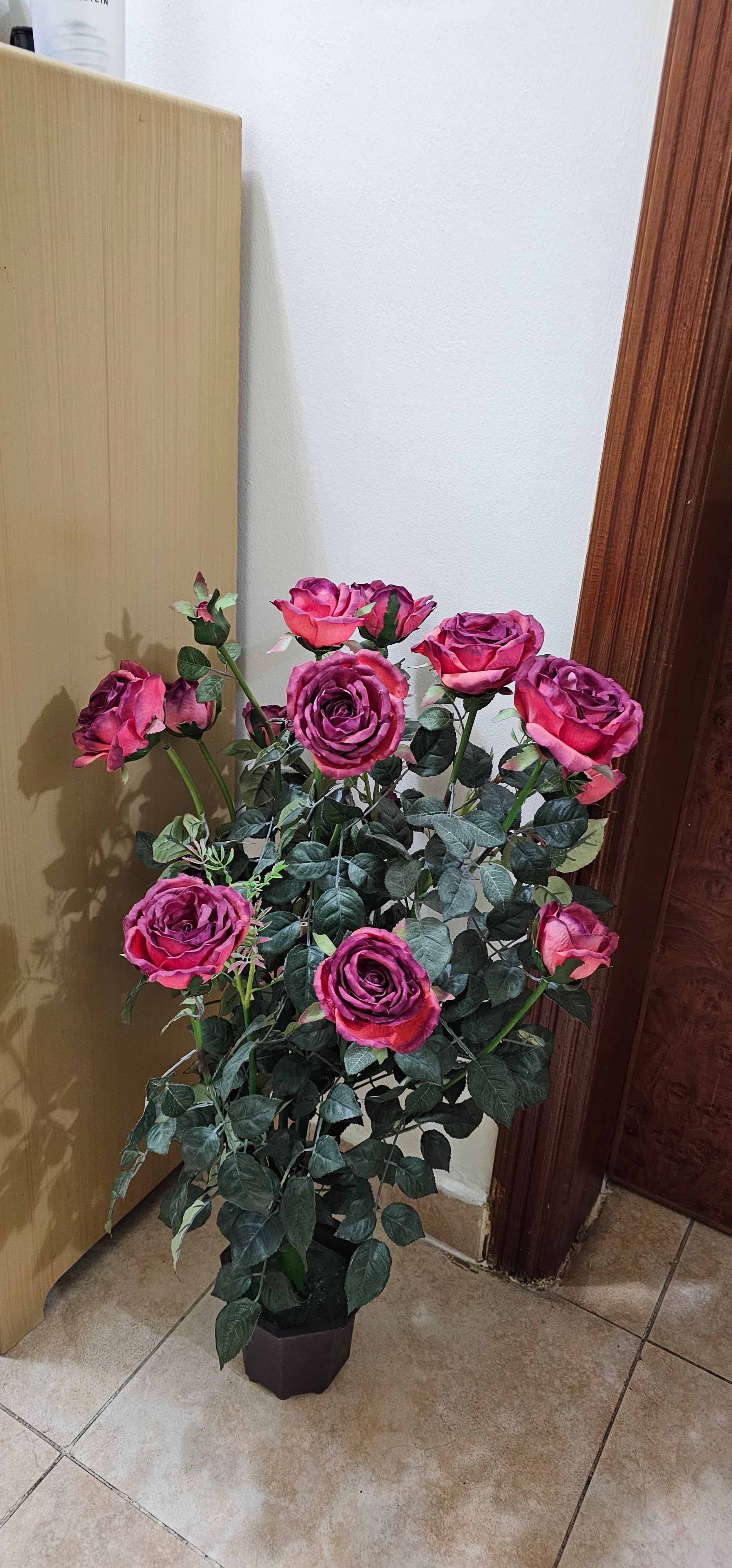 Artificial rose plant - Image 1