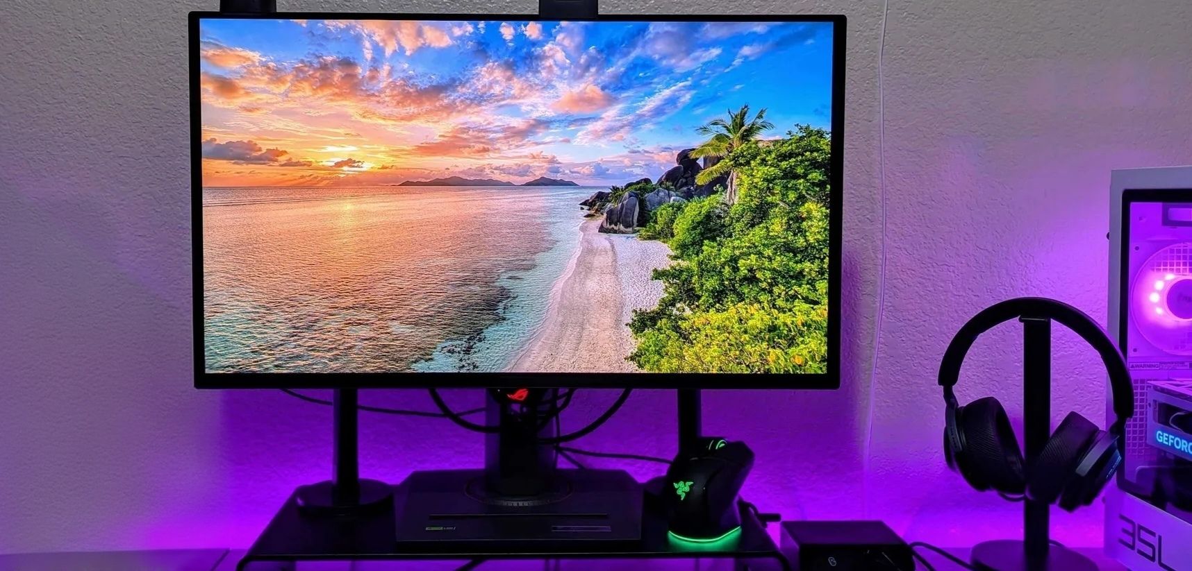 ASUS ROG STRIX OLED 27" QHD 240HZ 0,3ms G-Sync HDR - Image 1
