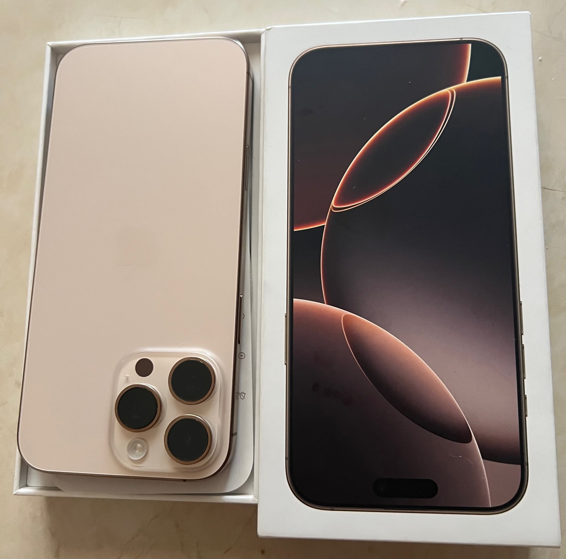 Phone 16 Pro Max 256GB, extremely clean, no scratches, no drops, 91% battery. - Image 3