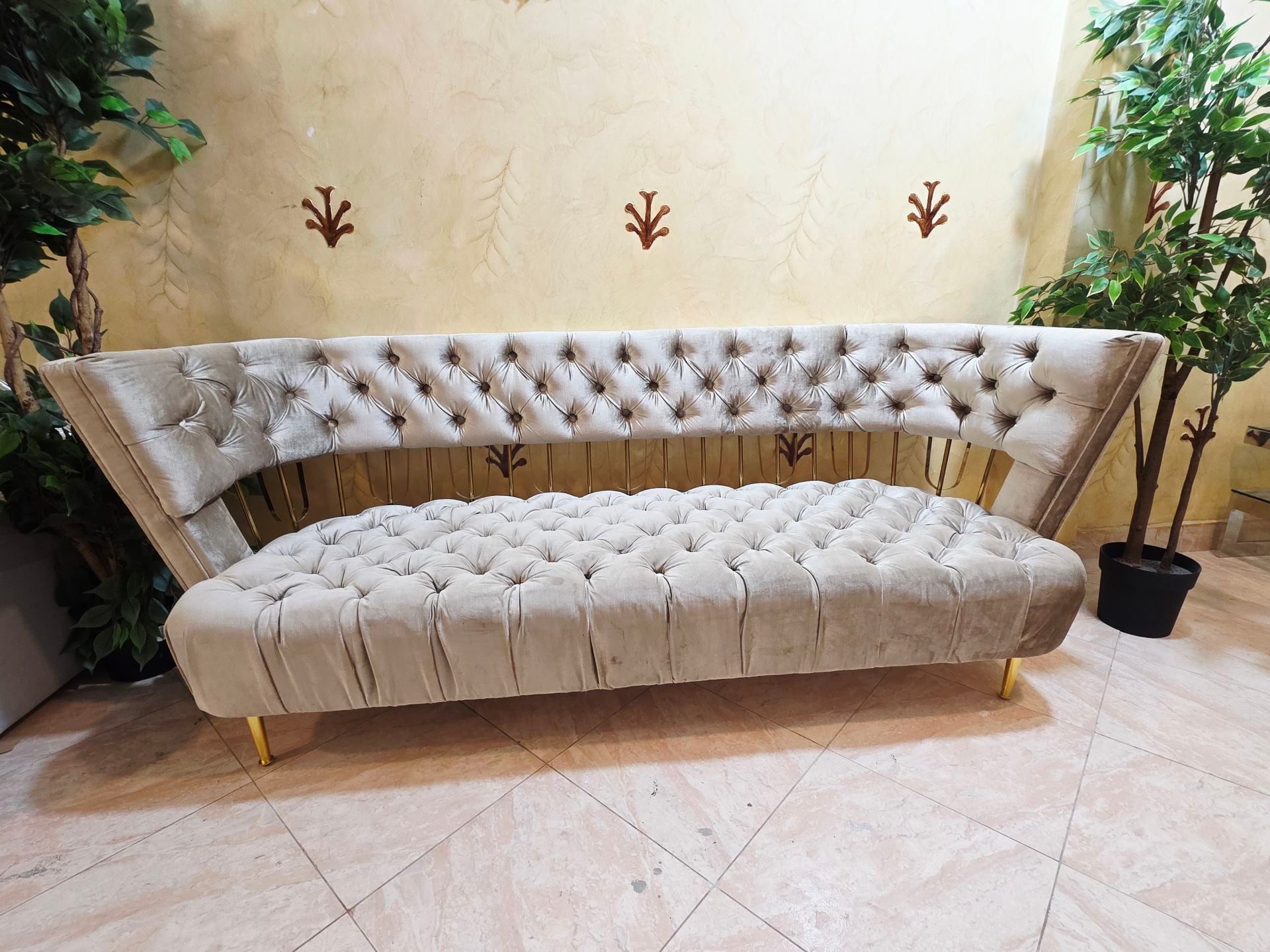 Like new 3 setar Sofa  - Image 10