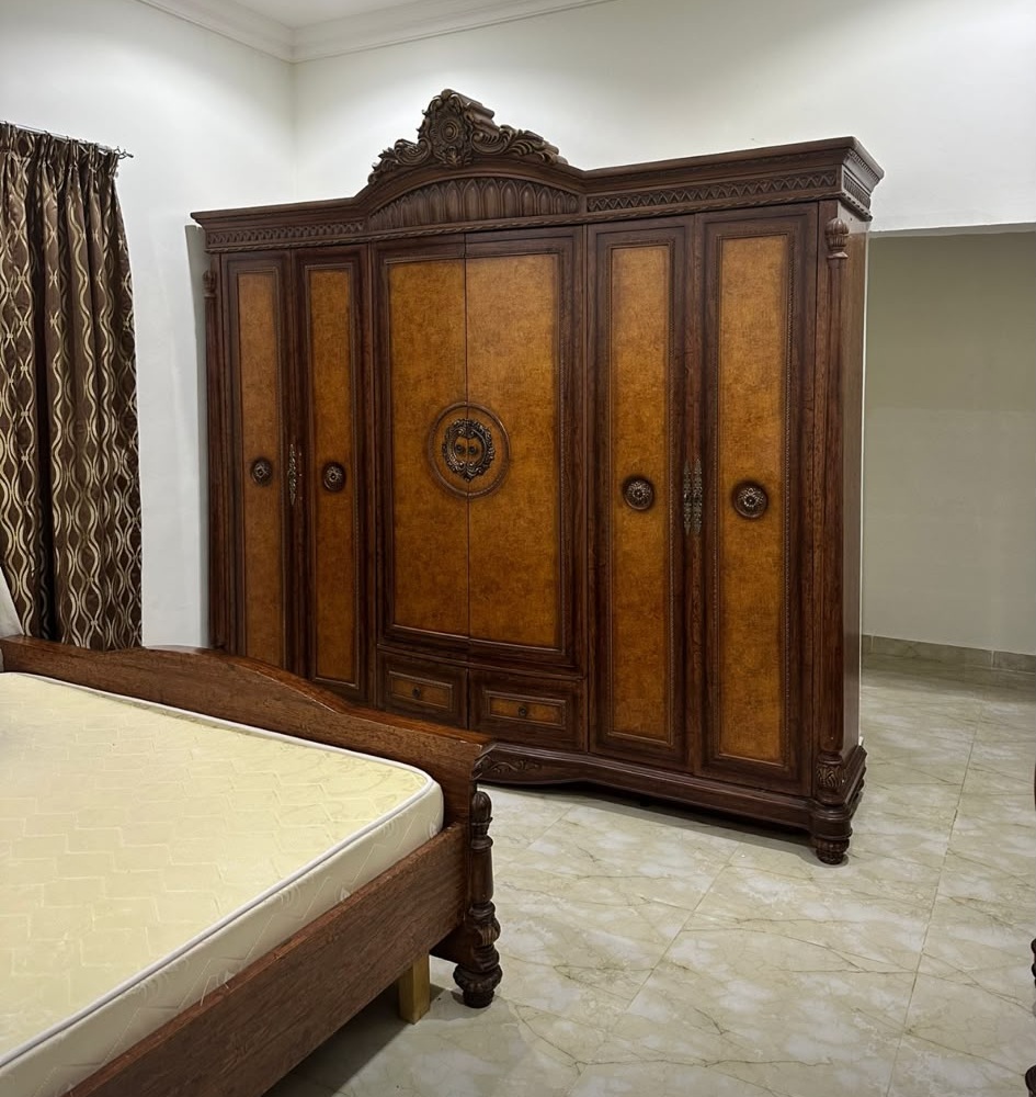 Bed room set for moving sale - Image 4